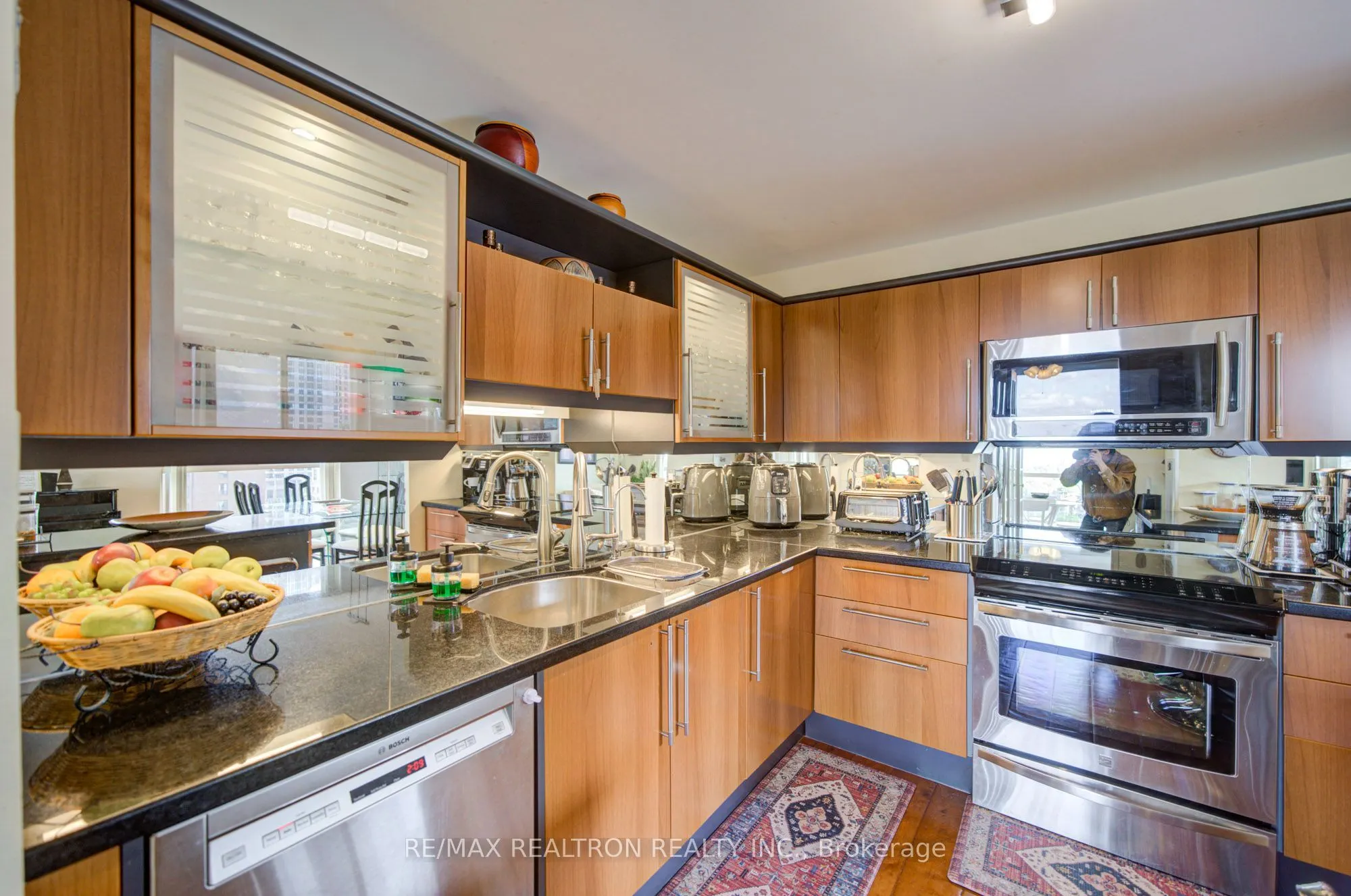 5460 Yonge Street #611