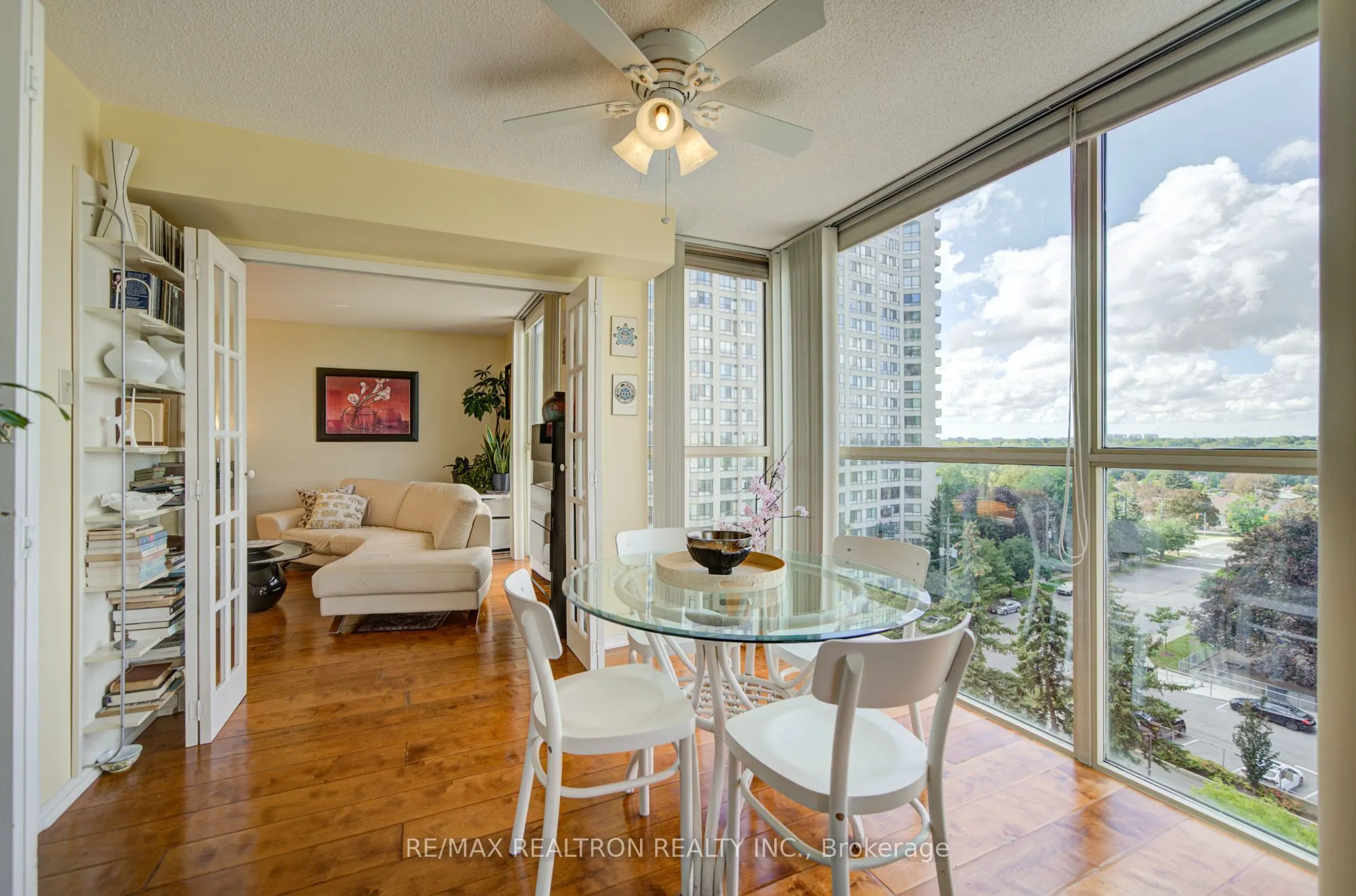 5460 Yonge Street #611