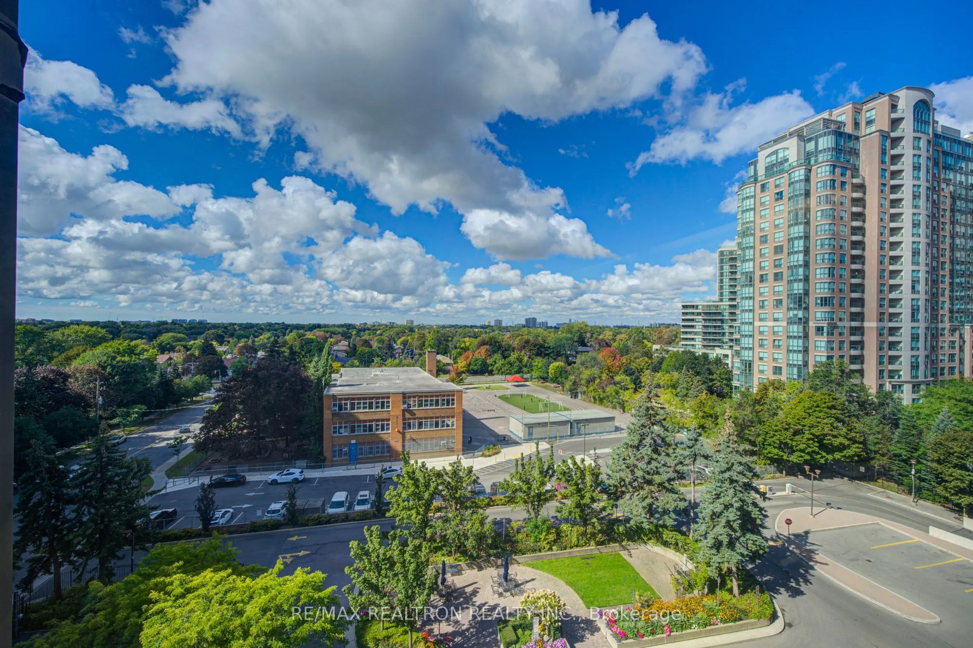 5460 Yonge Street #611