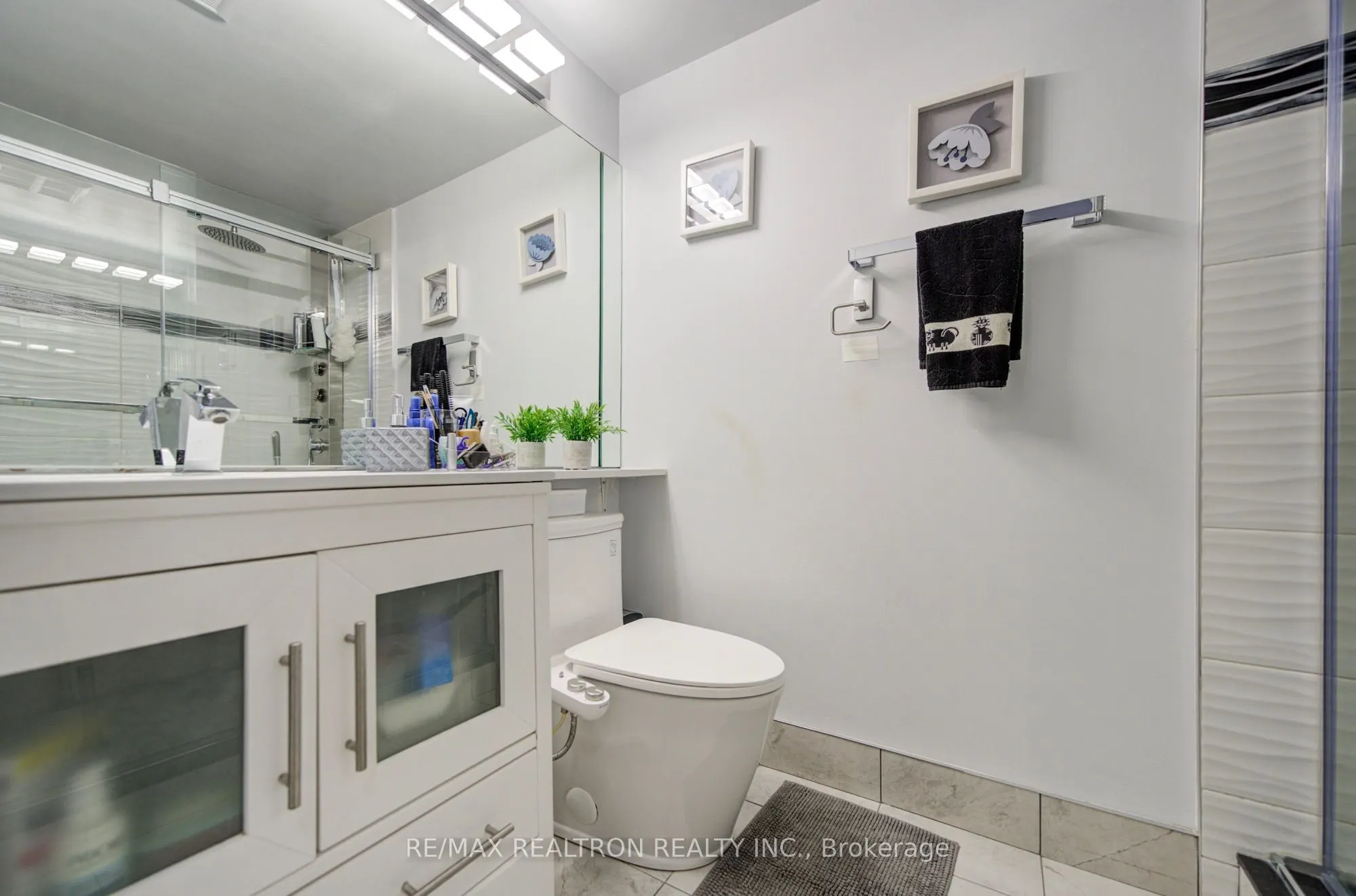 5460 Yonge Street #611
