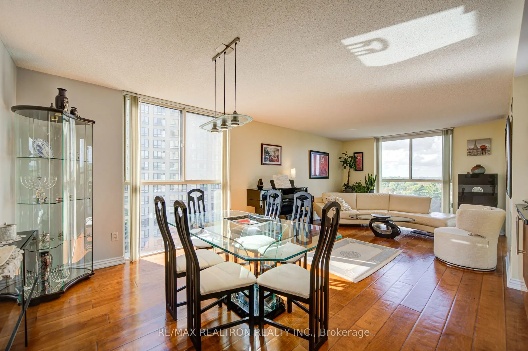 5460 Yonge Street #611