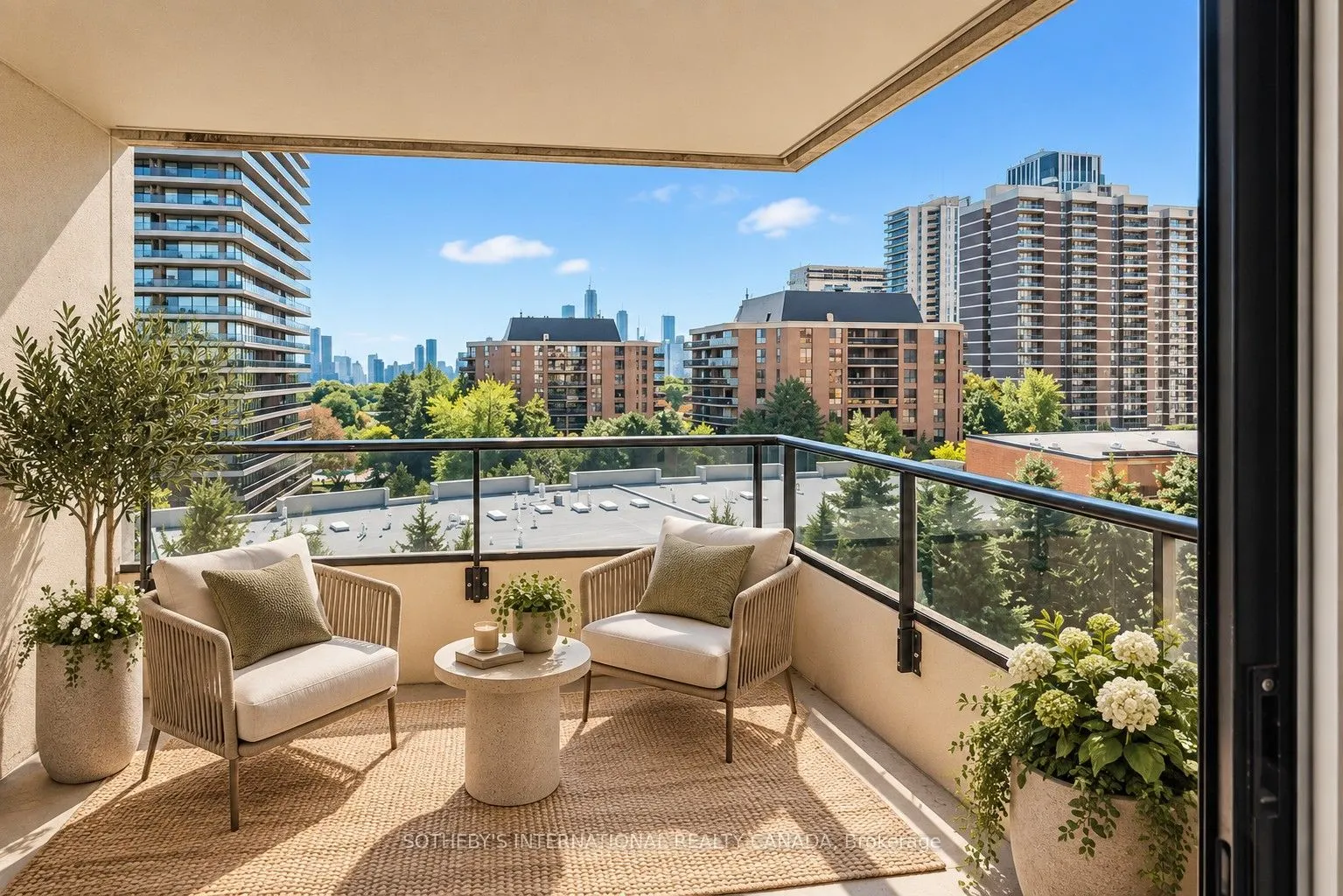 38 Avoca Avenue #704
