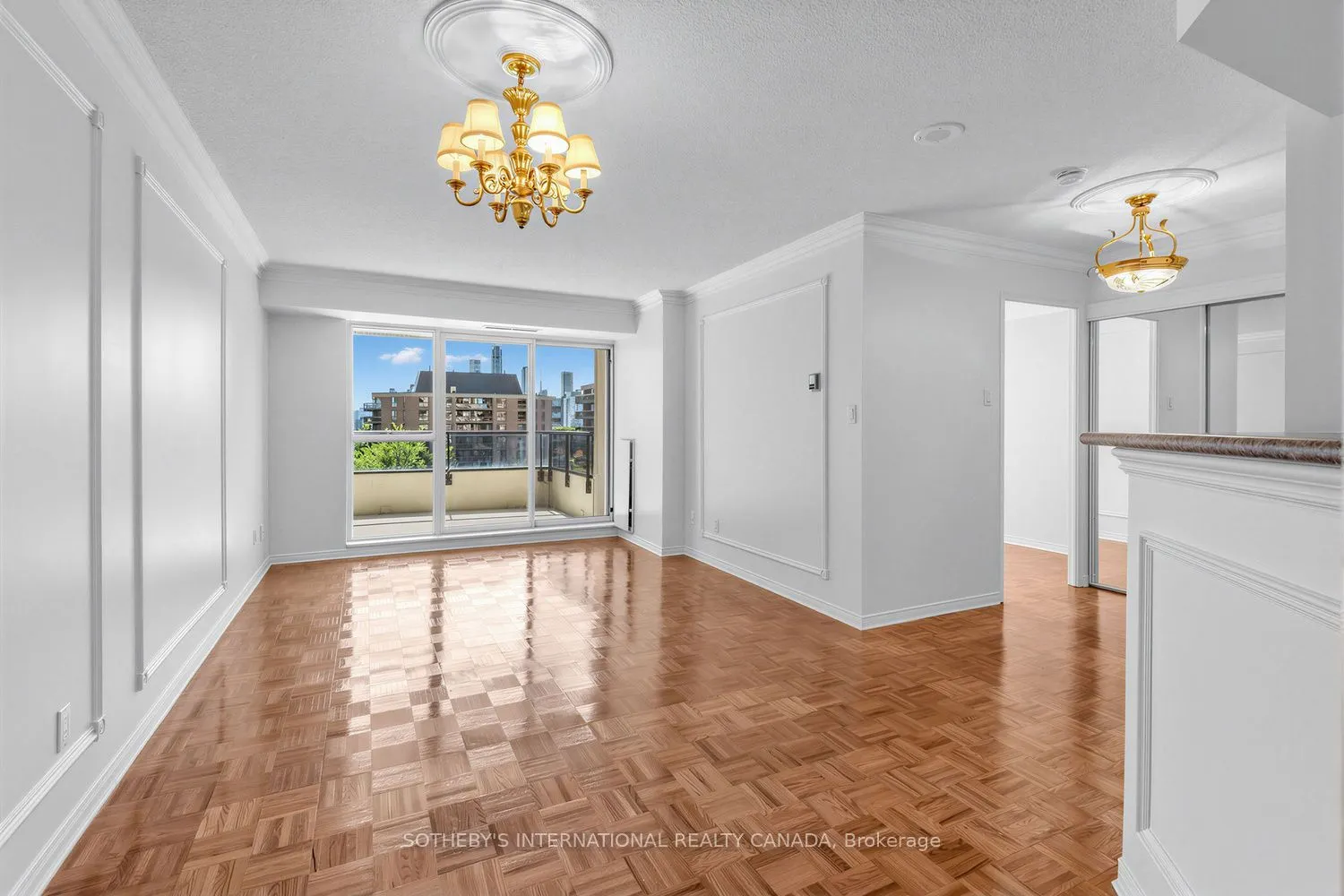 38 Avoca Avenue #704