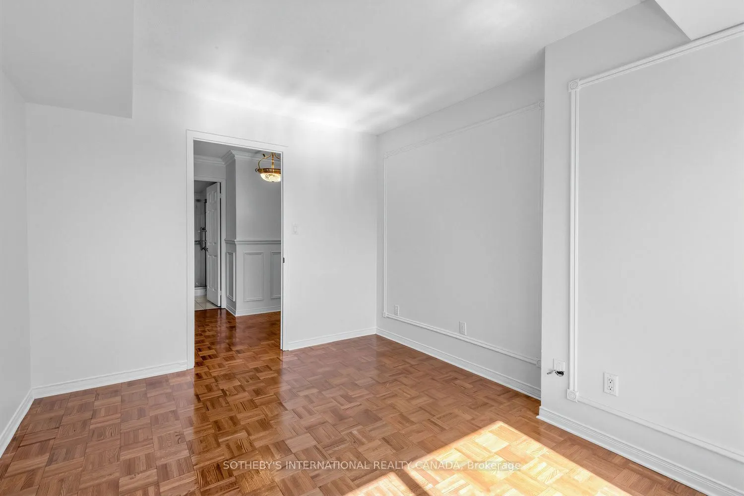 38 Avoca Avenue #704