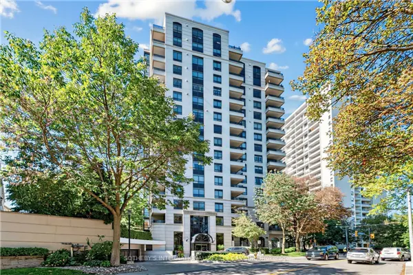 38 Avoca Avenue #704