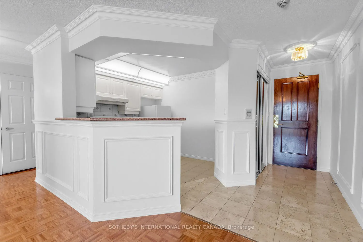 38 Avoca Avenue #704