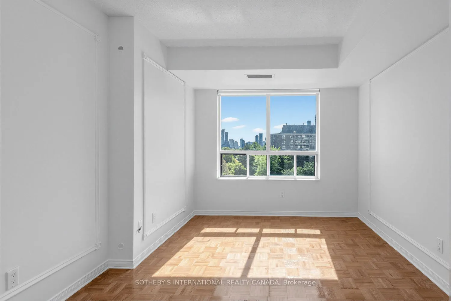 38 Avoca Avenue #704