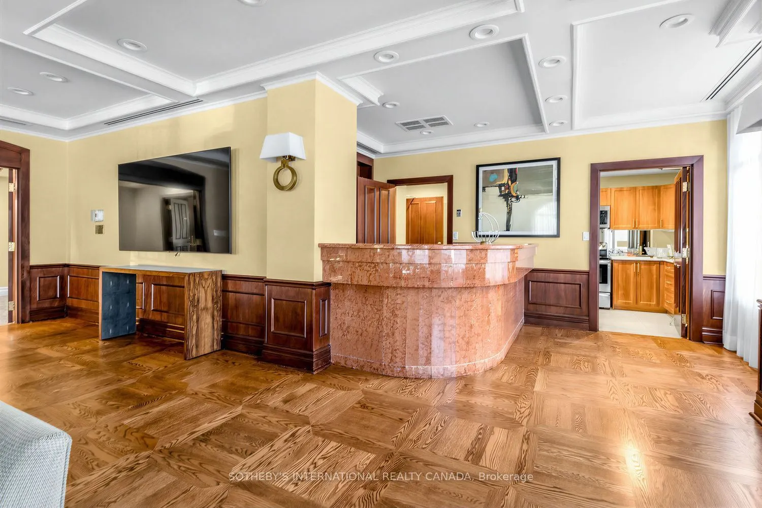 38 Avoca Avenue #704