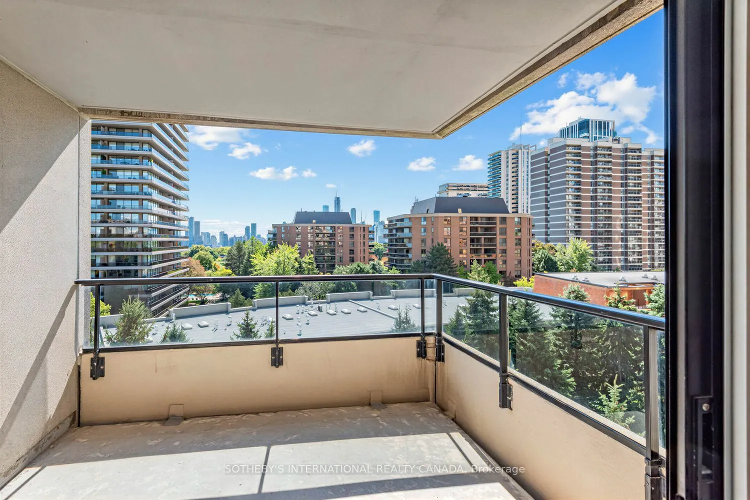 38 Avoca Avenue #704