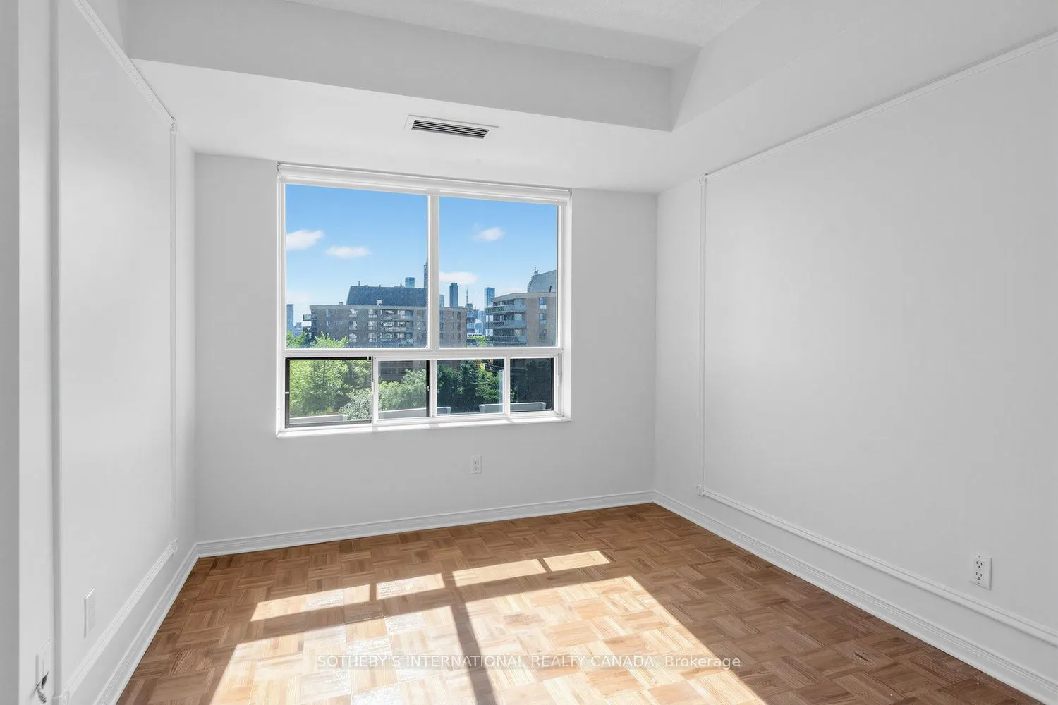 38 Avoca Avenue #704