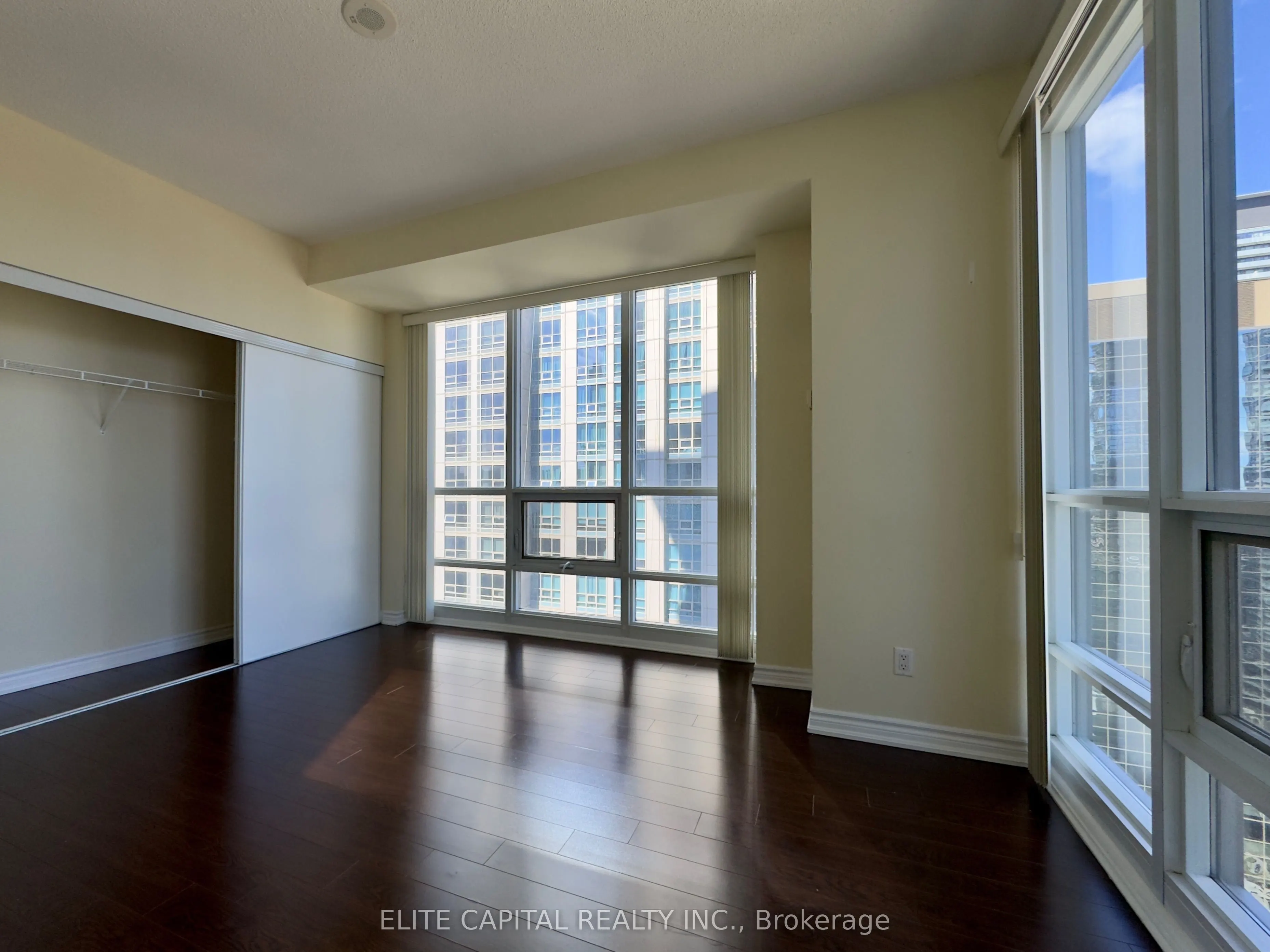 761 Bay Street #3502