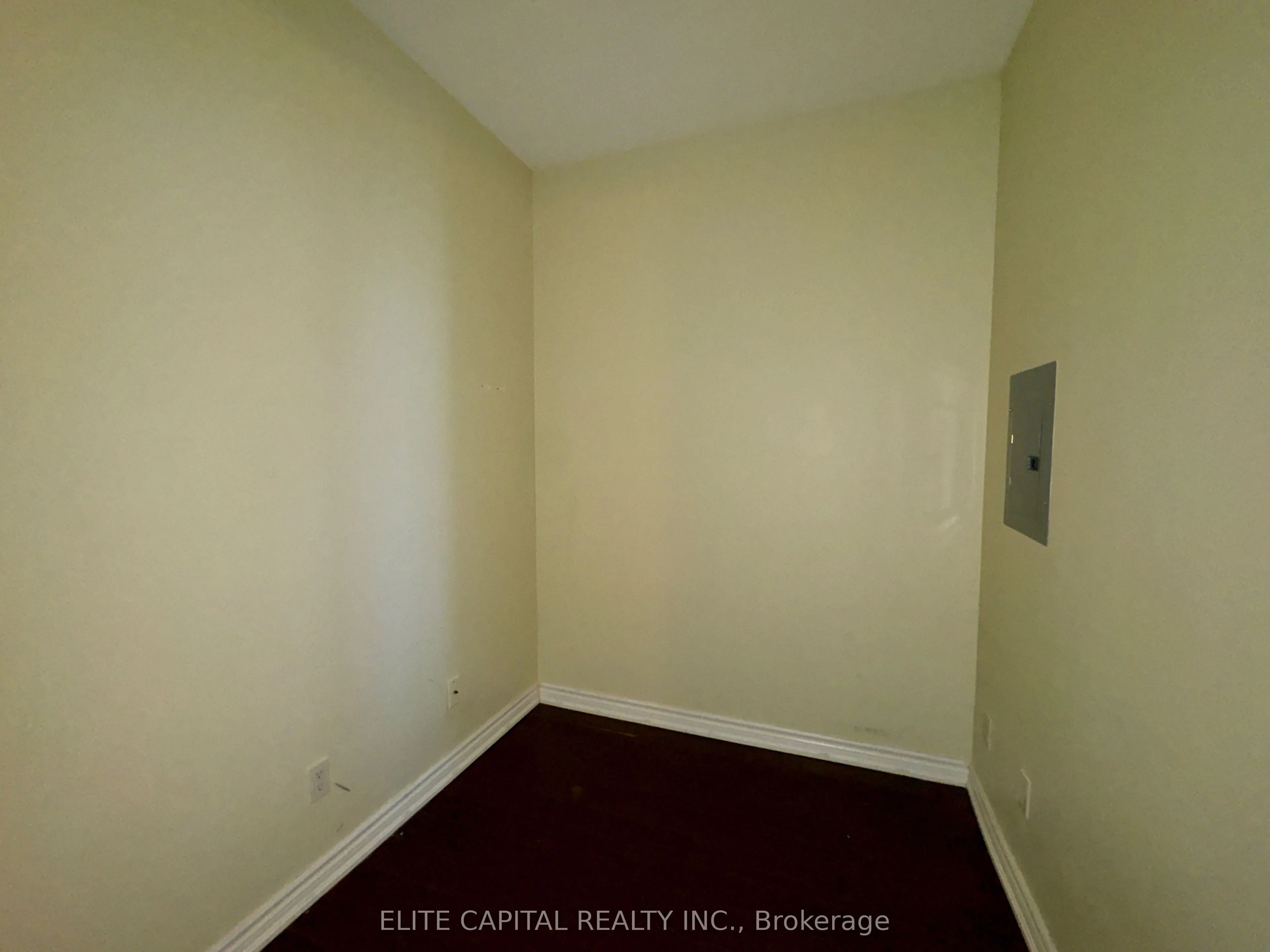 761 Bay Street #3502