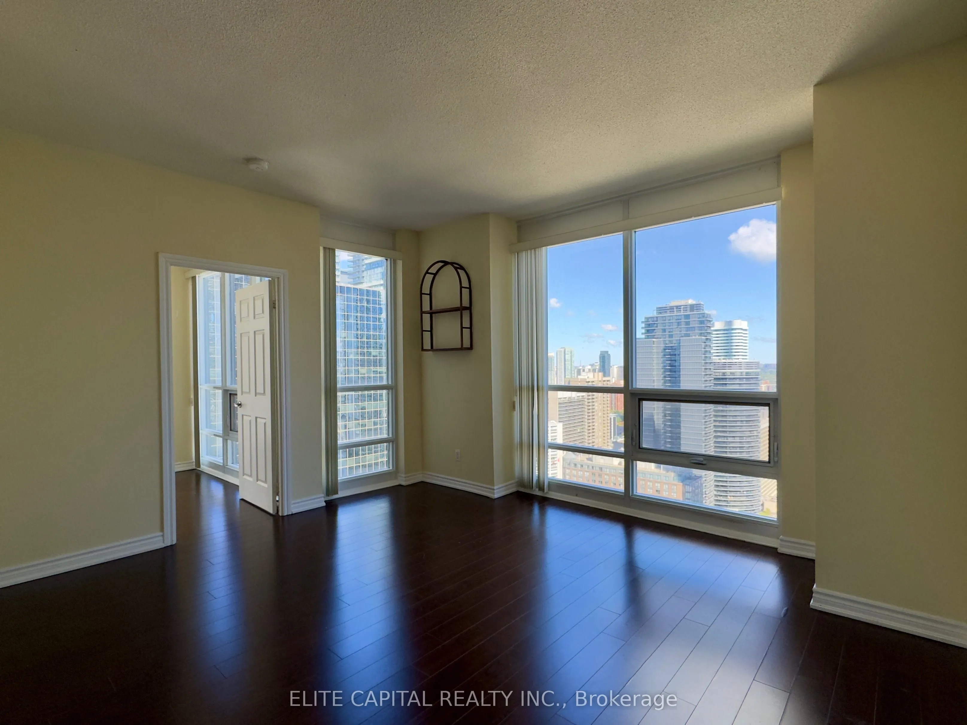 761 Bay Street #3502