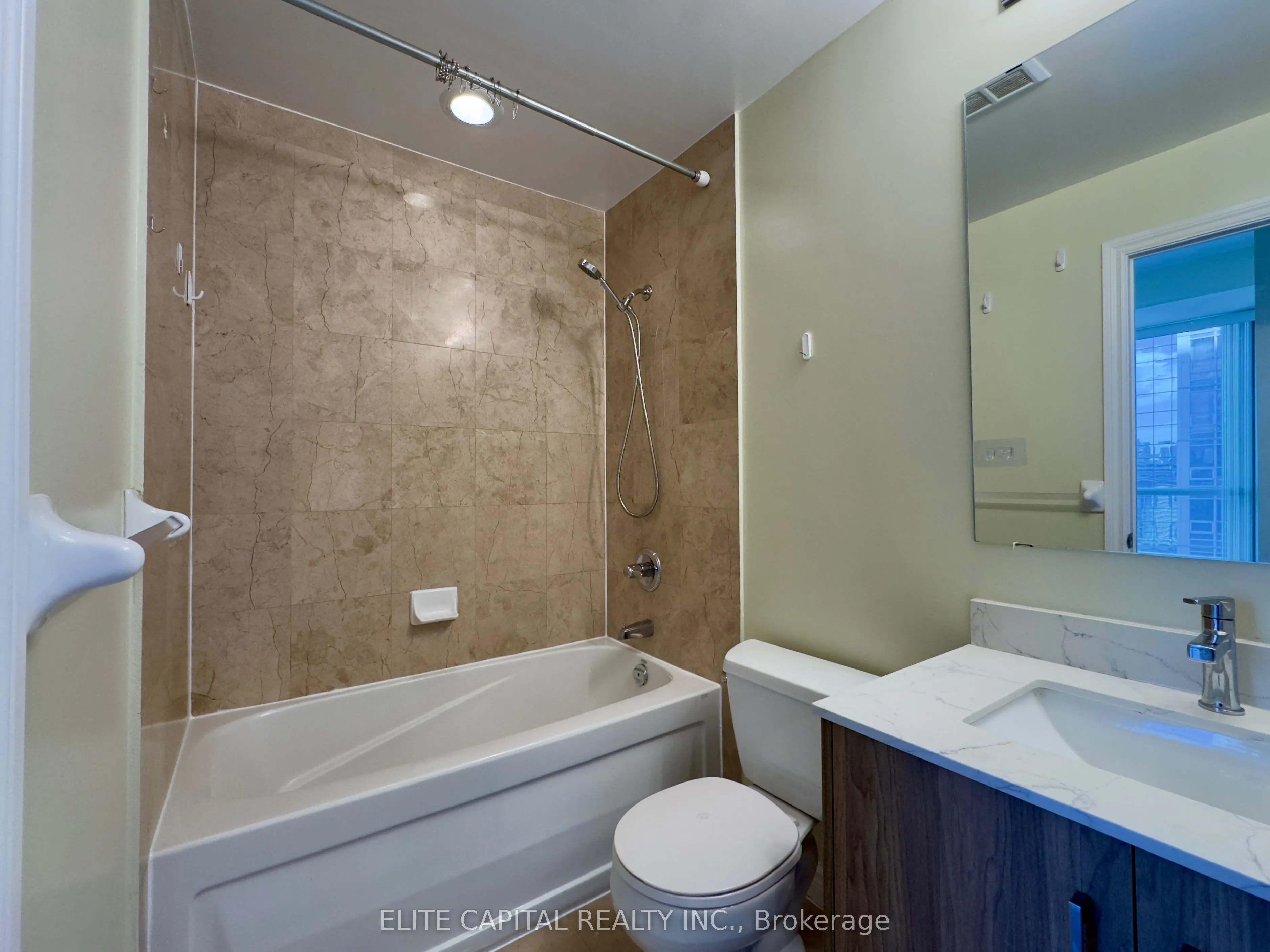 761 Bay Street #3502
