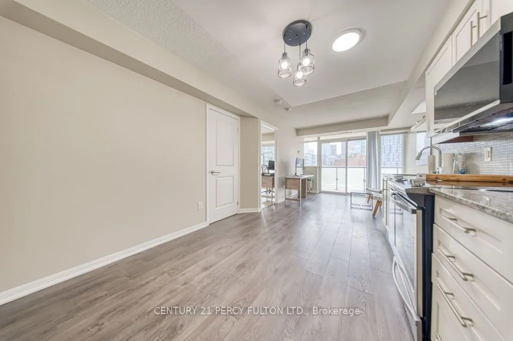 400 Adelaide Street E #1107