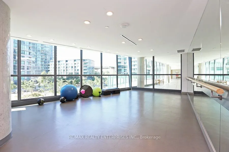 215 Fort York Boulevard #612
