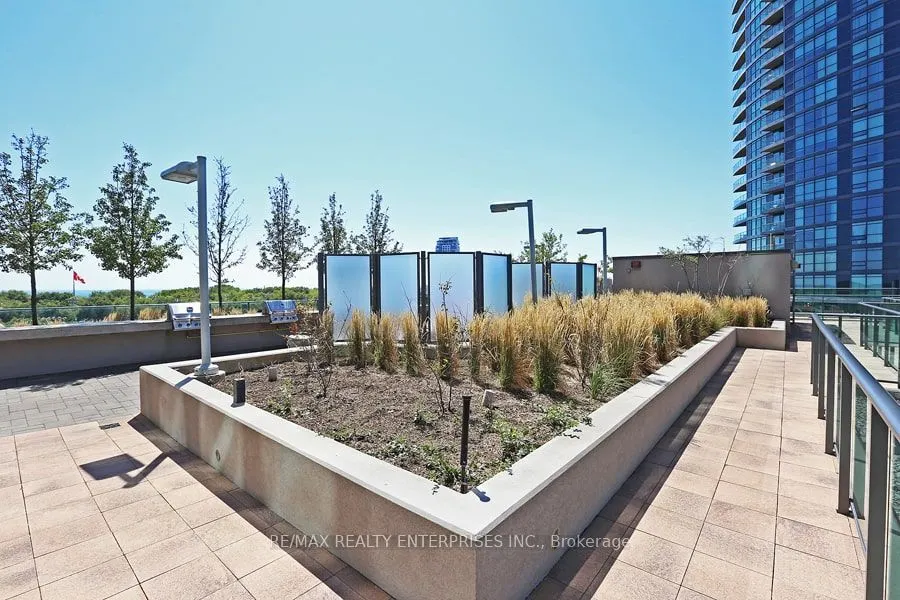 215 Fort York Boulevard #612
