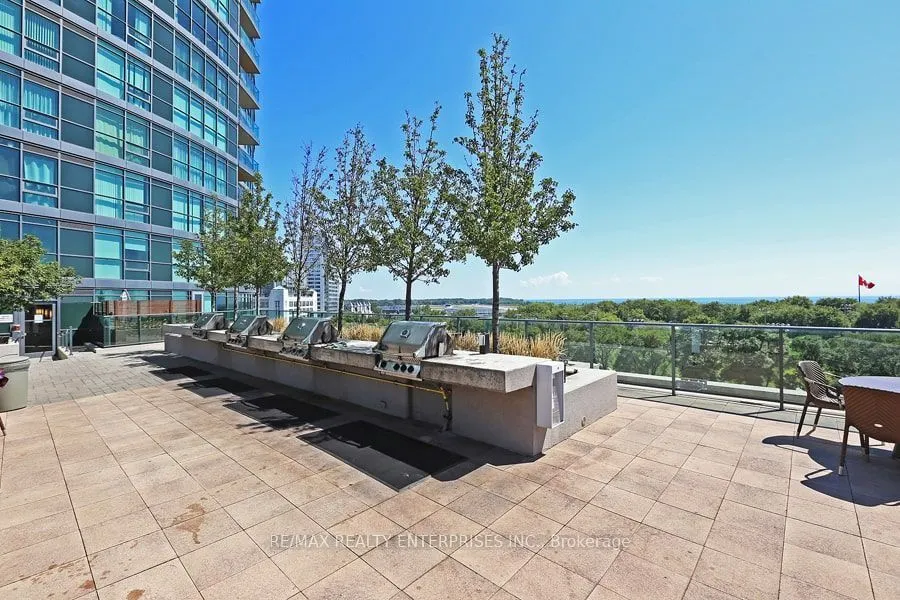 215 Fort York Boulevard #612