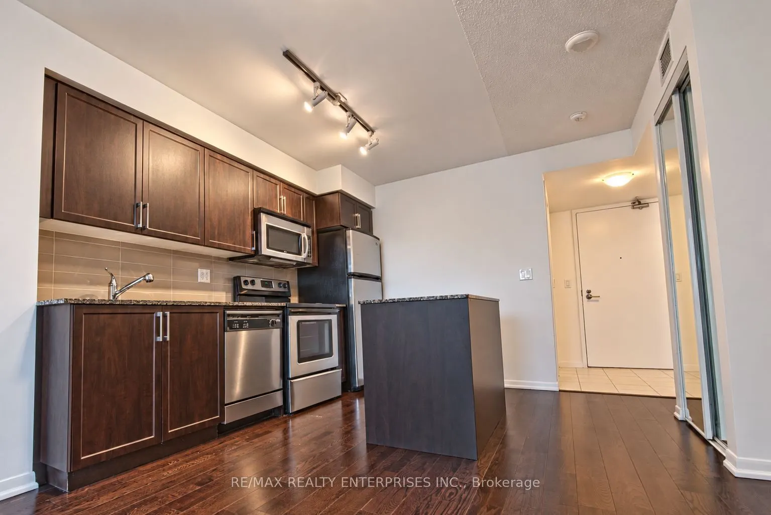 215 Fort York Boulevard #612
