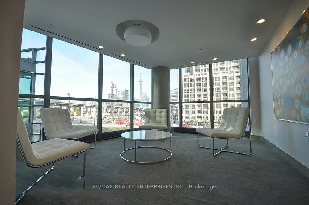 215 Fort York Boulevard #612