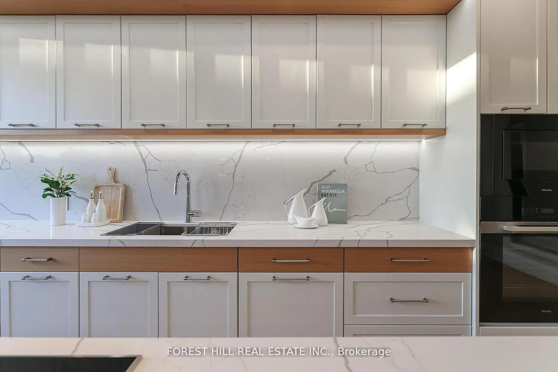 342 Spadina Road #301