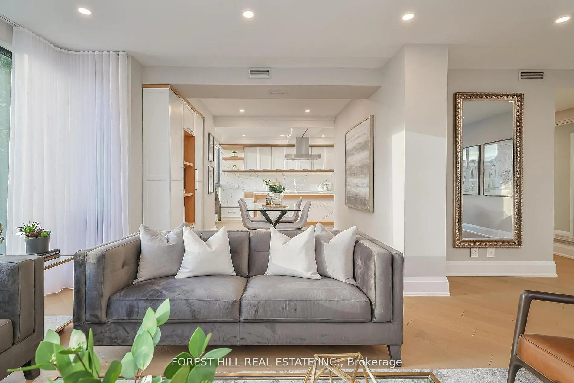 342 Spadina Road #301