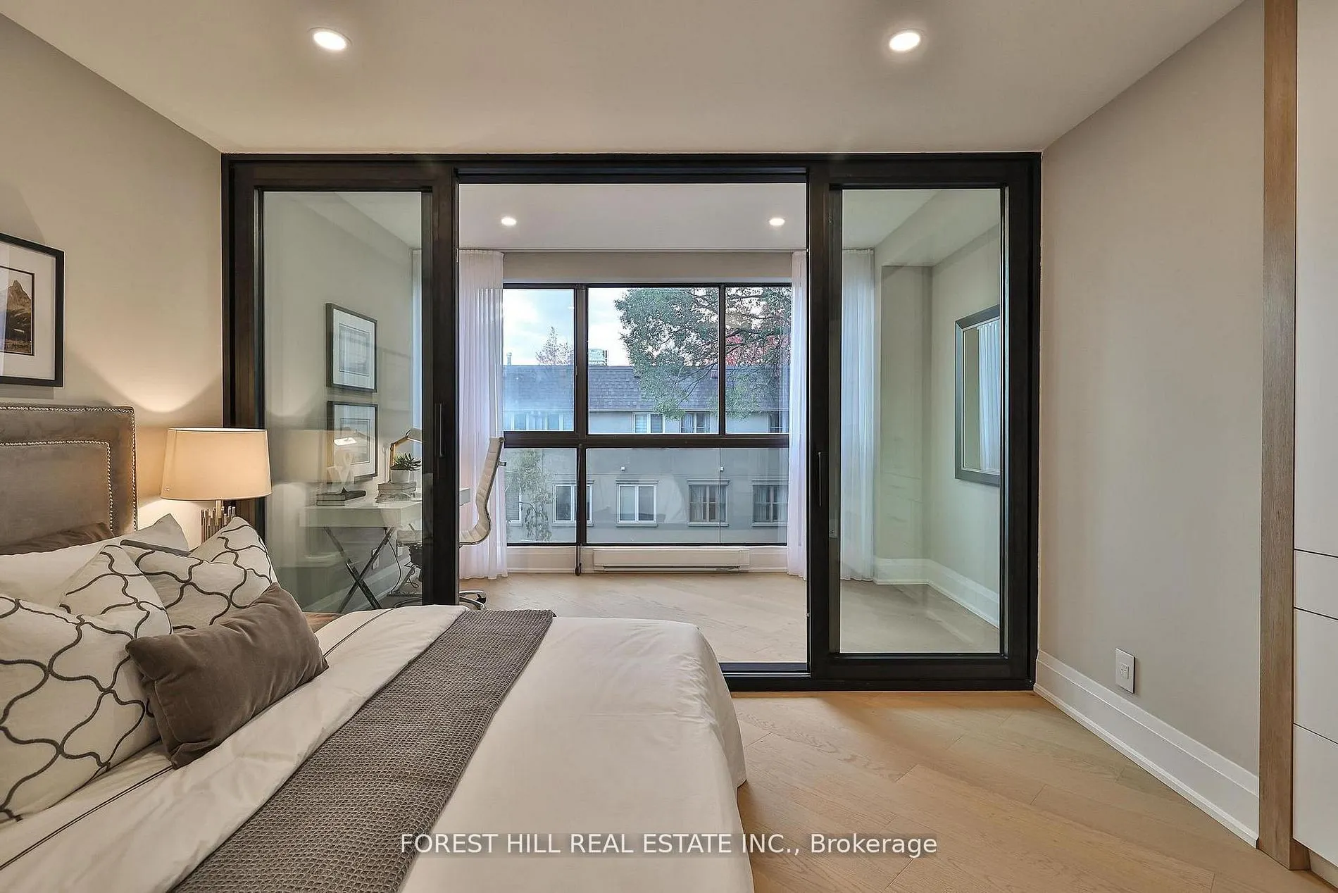 342 Spadina Road #301