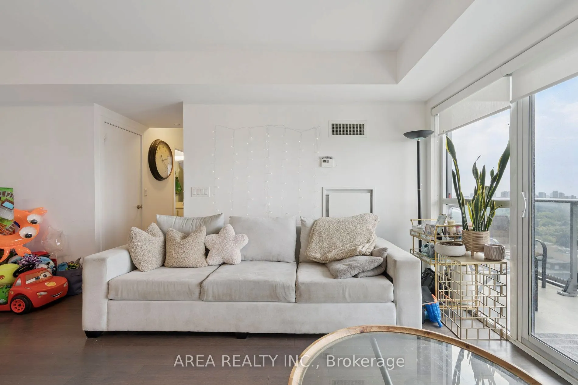 58 Orchard View Boulevard #1910