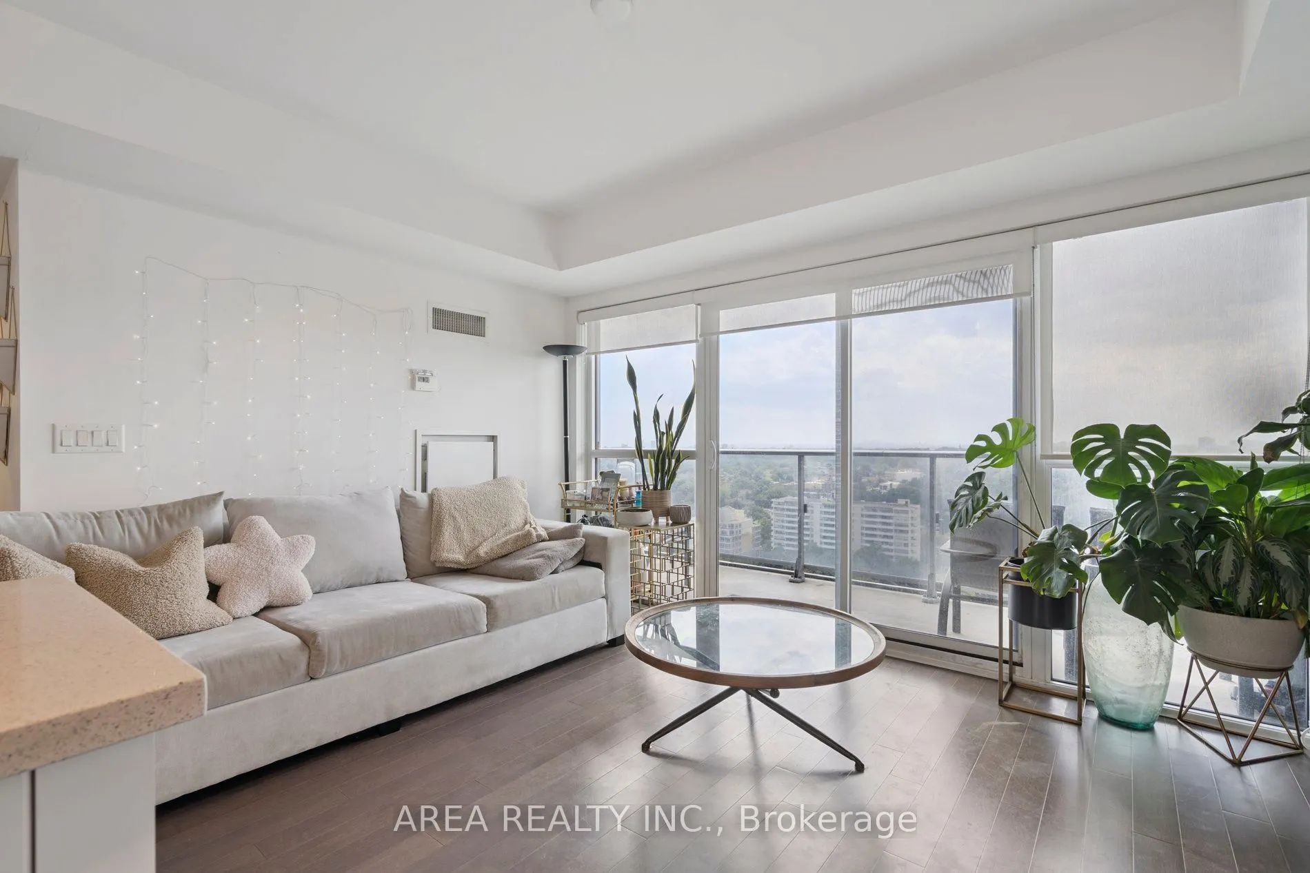 58 Orchard View Boulevard #1910