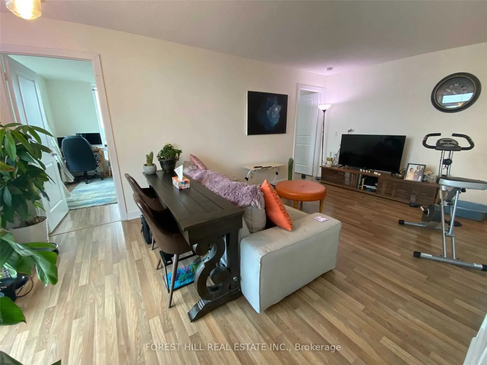 50 LYNN WILLIAMS Street #2104