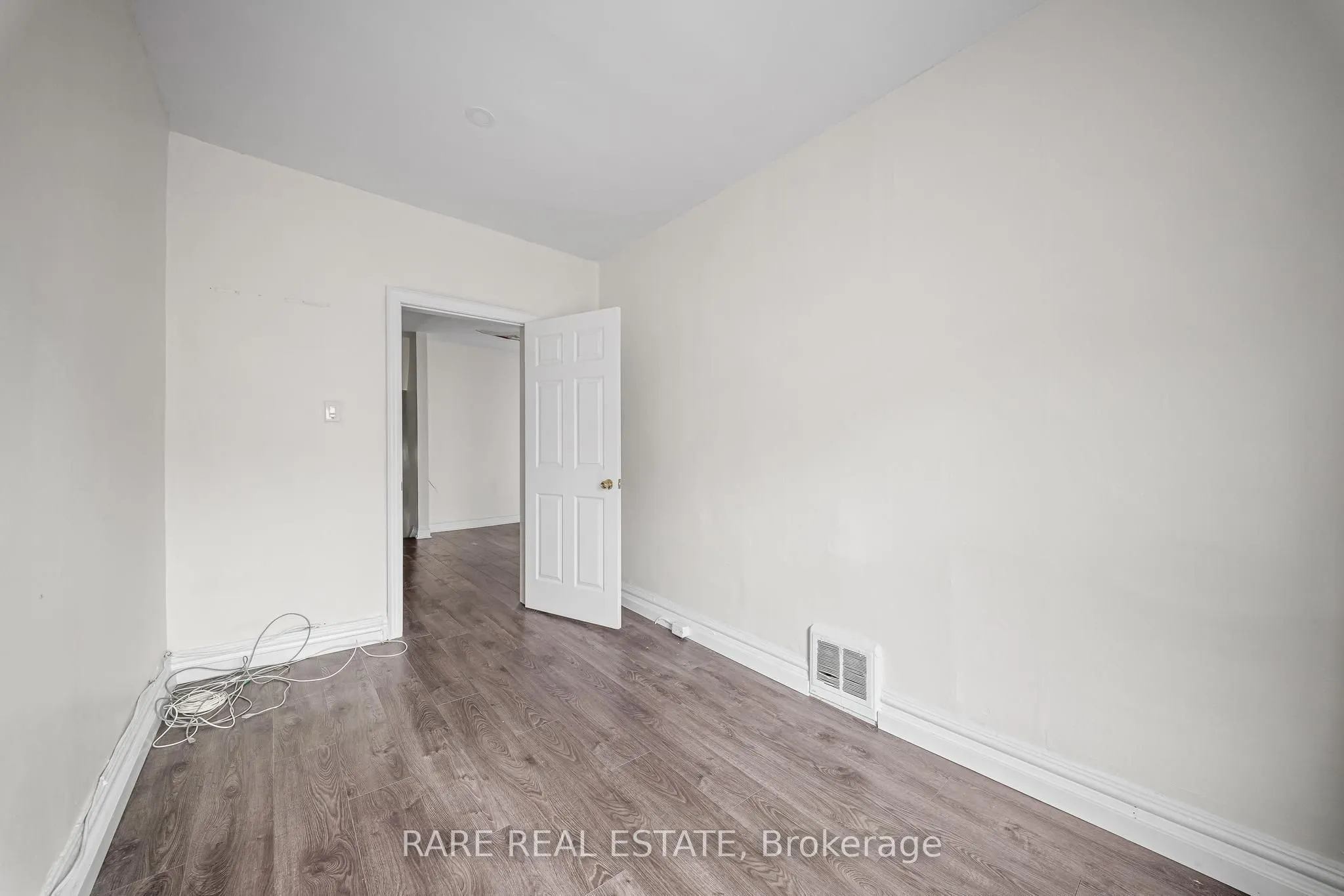 200 Bathurst Street