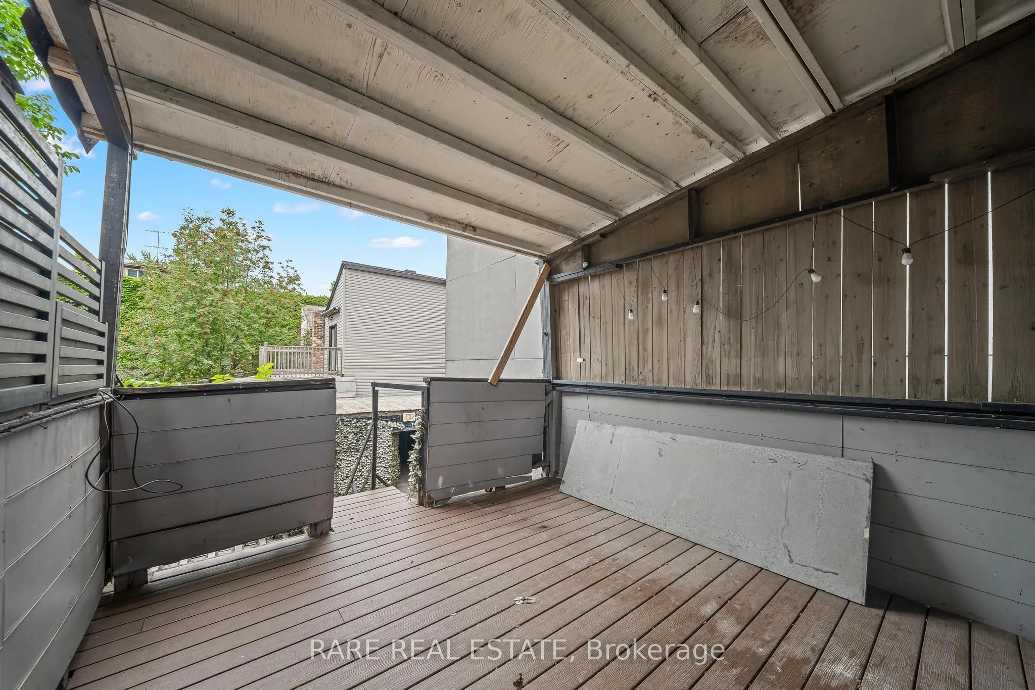 200 Bathurst Street
