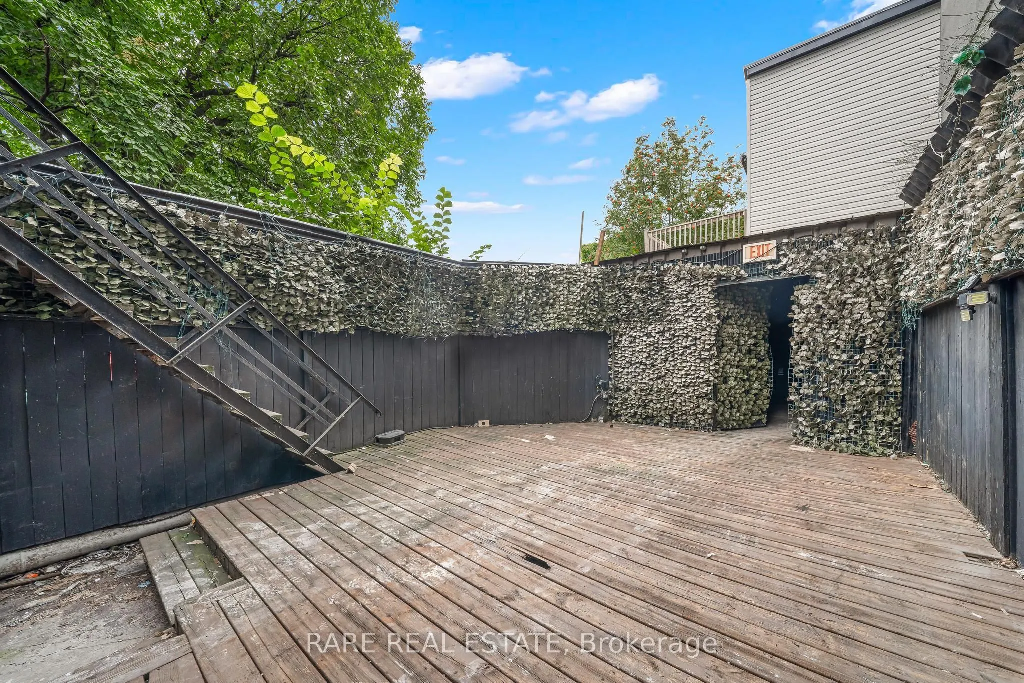200 Bathurst Street