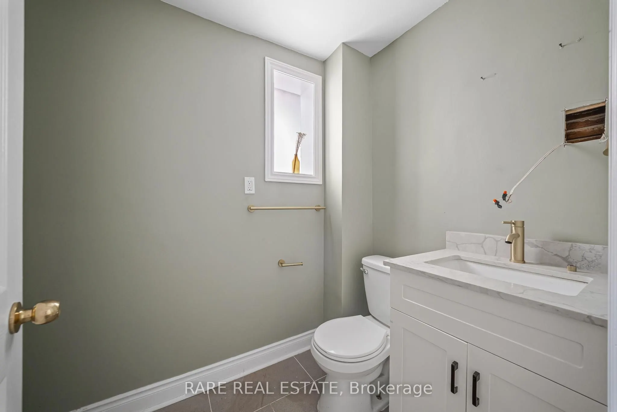 200 Bathurst Street