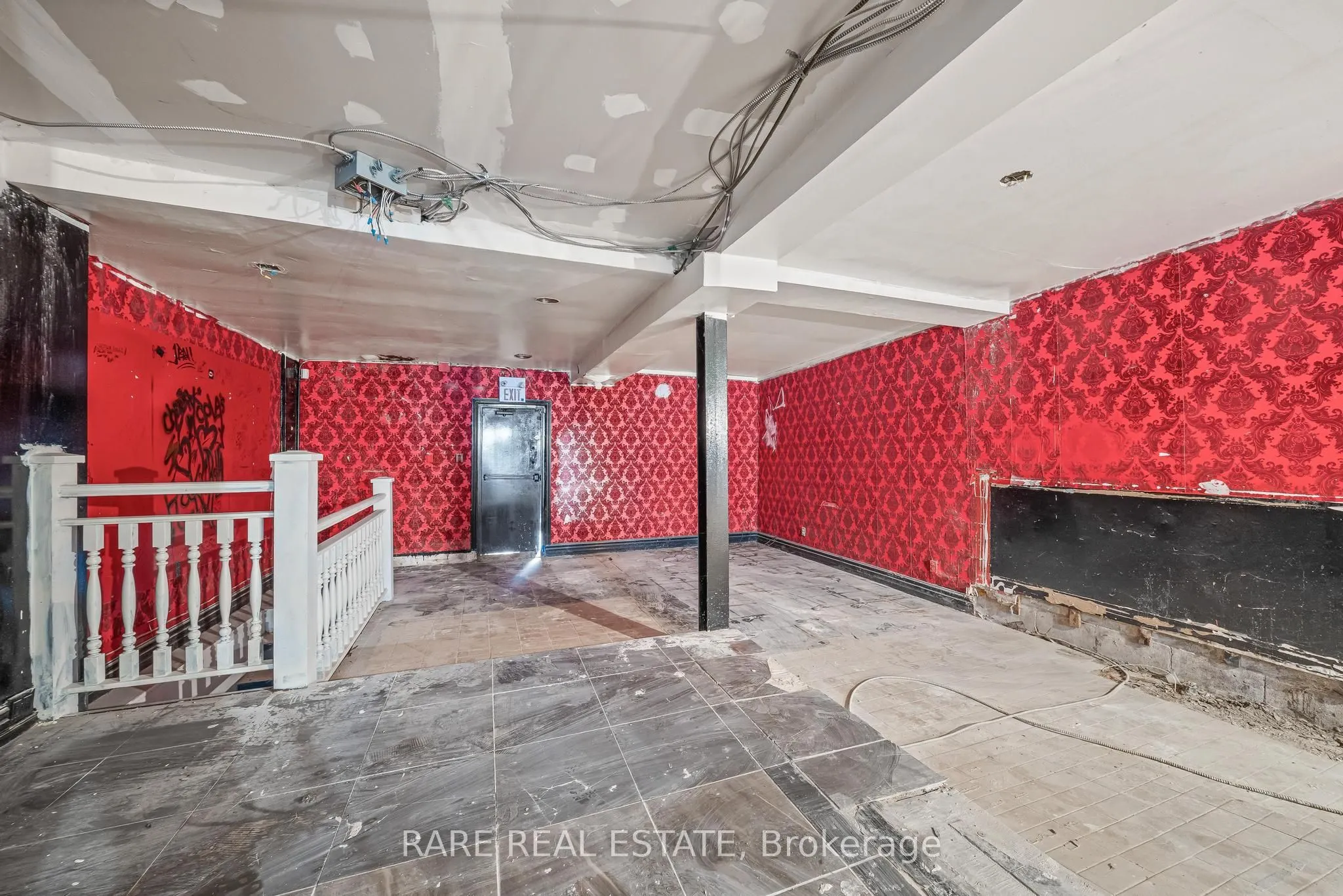 200 Bathurst Street