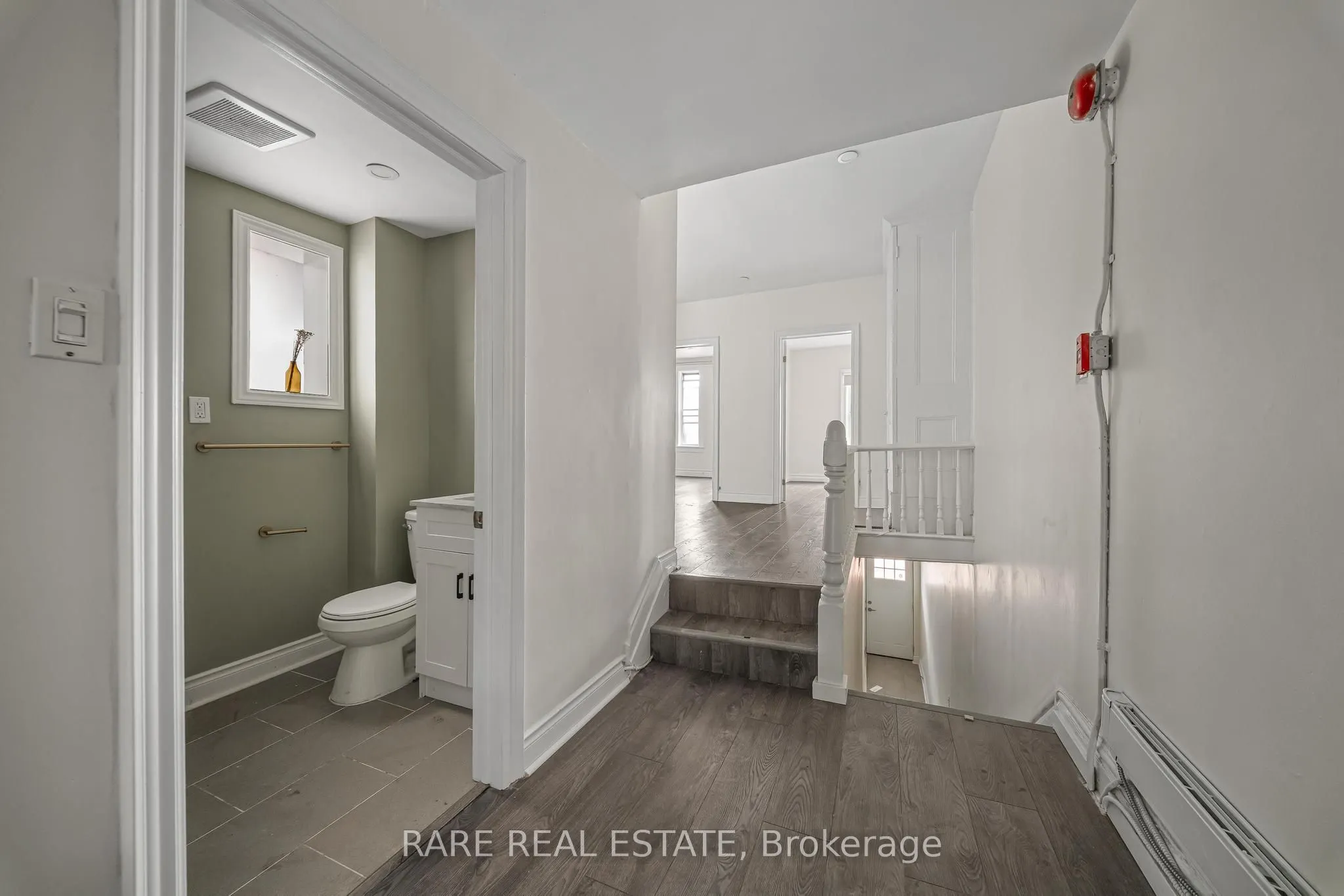 200 Bathurst Street