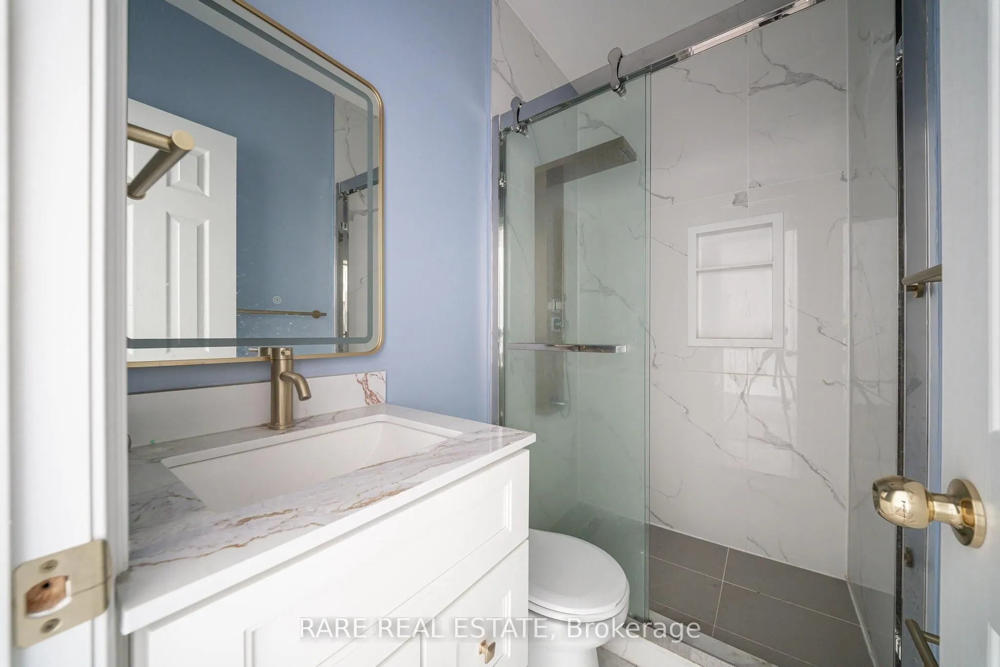200 Bathurst Street