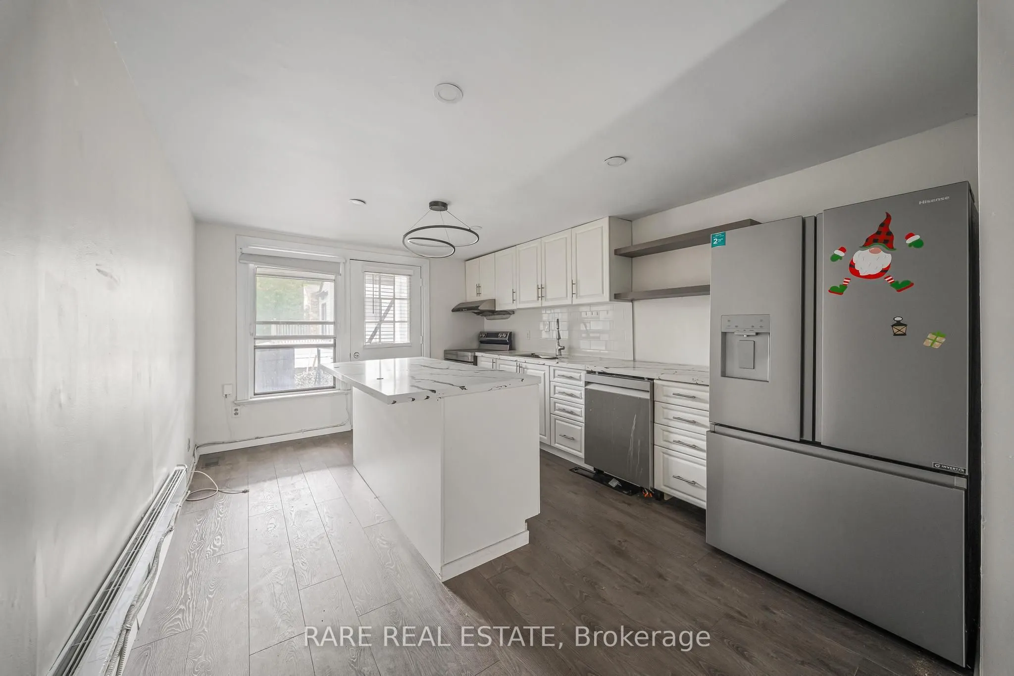 200 Bathurst Street