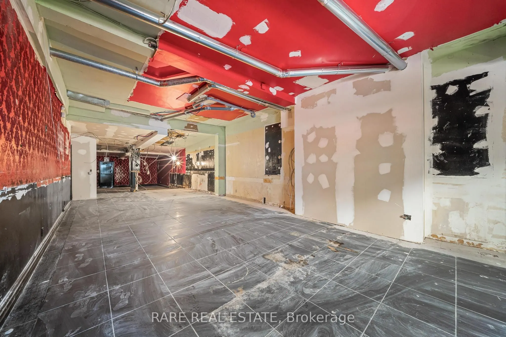 200 Bathurst Street