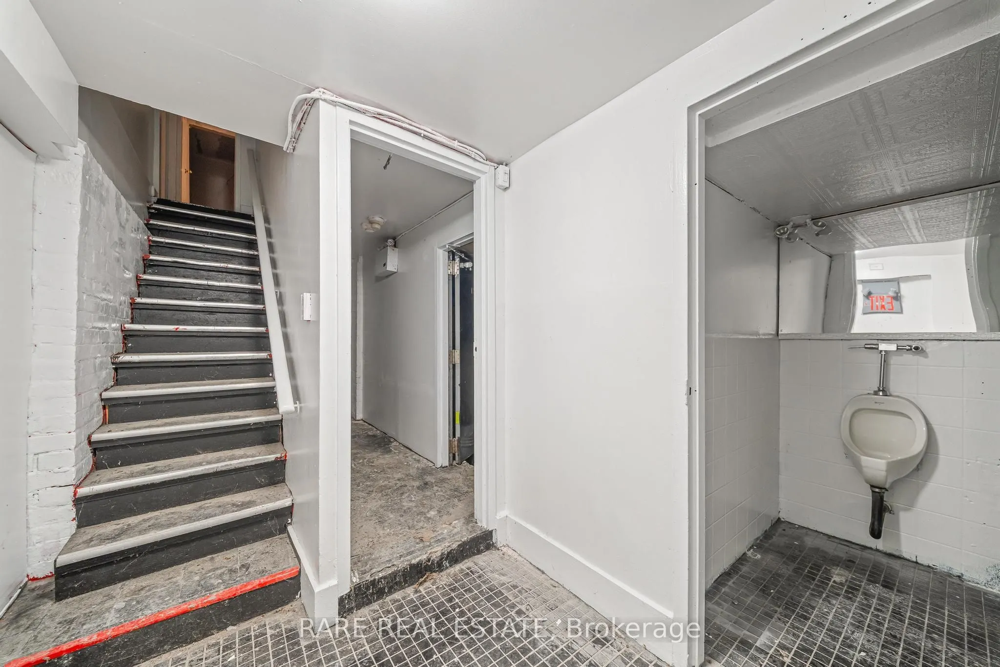 200 Bathurst Street