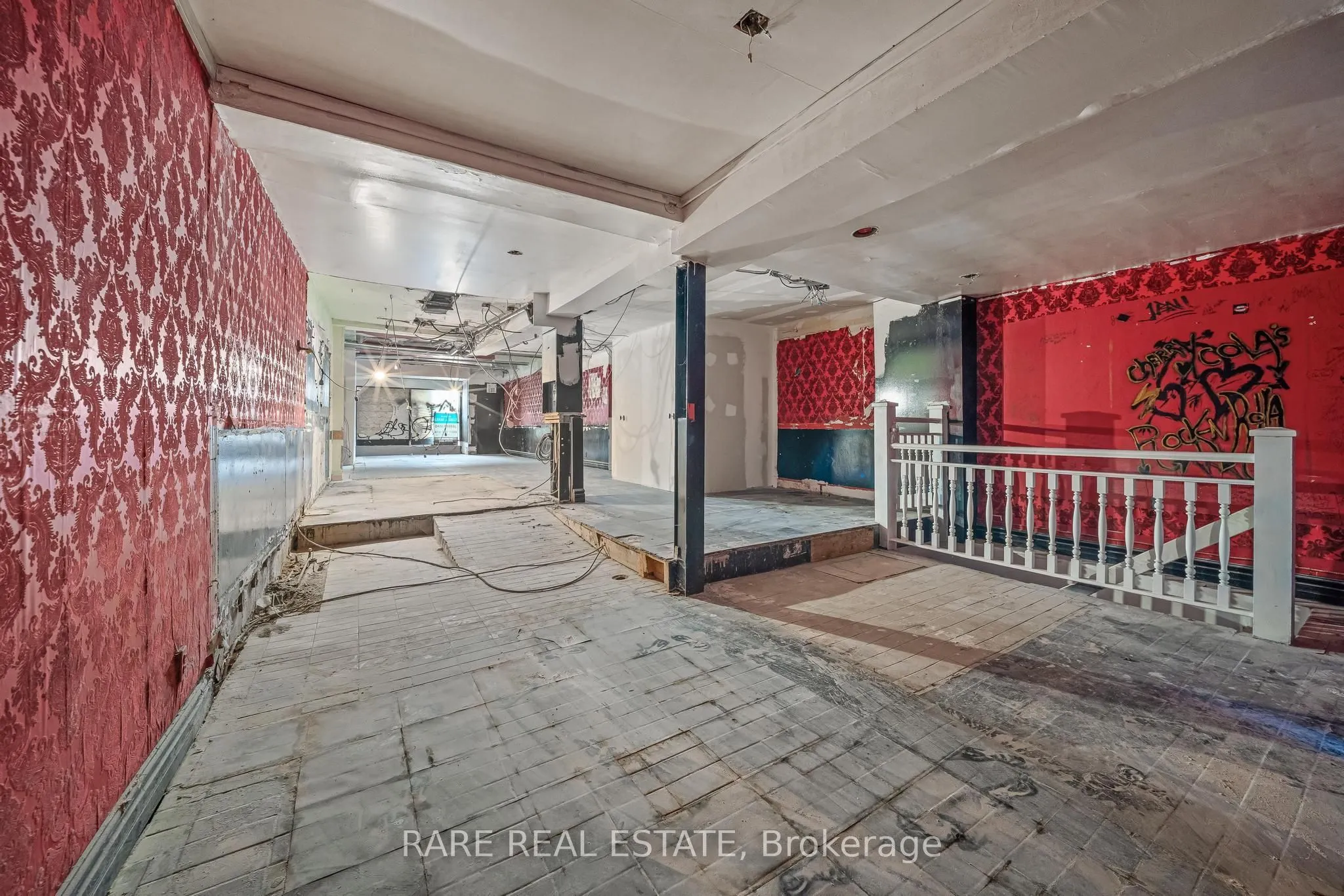 200 Bathurst Street