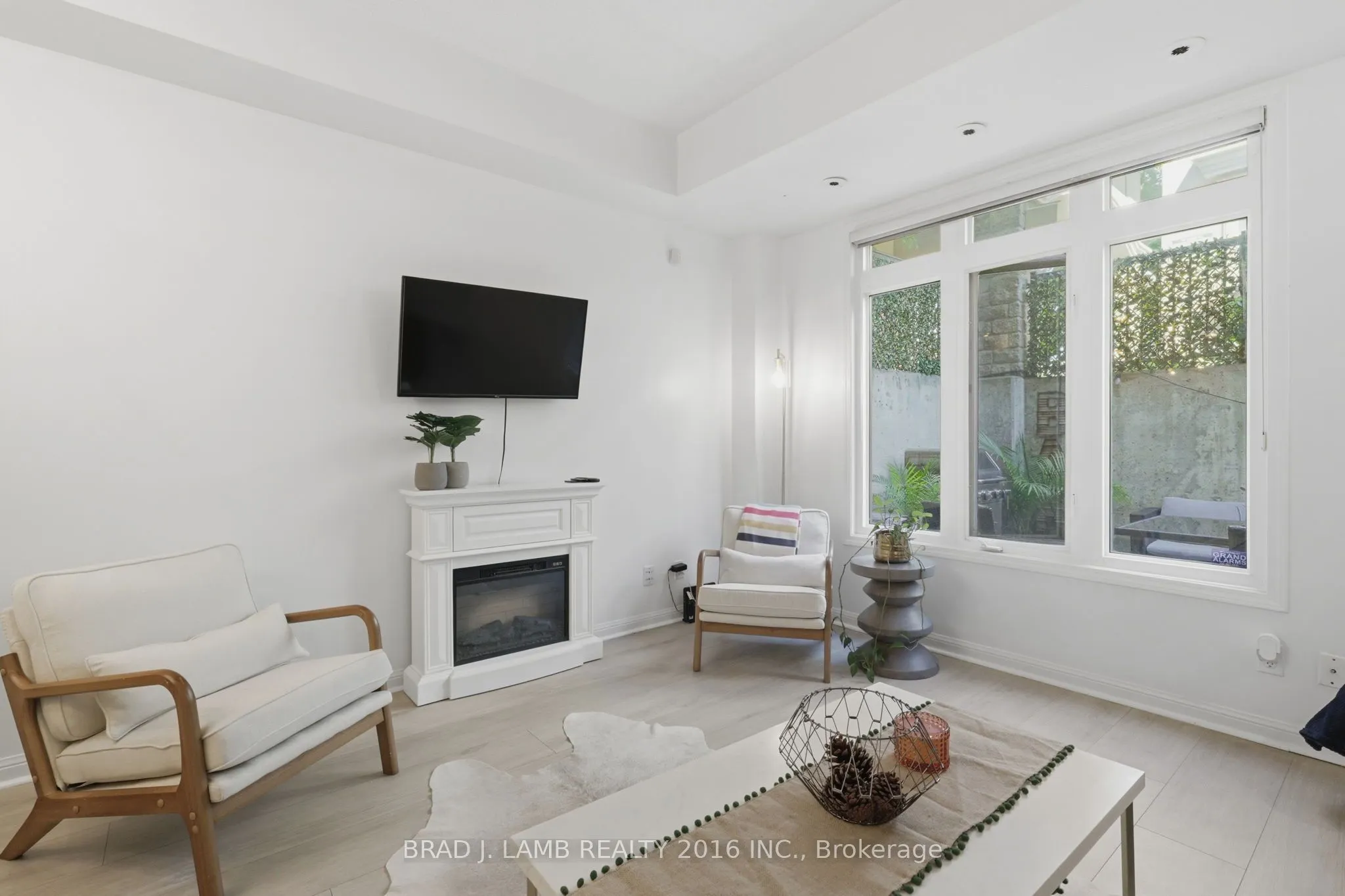 80 Carr Street #29