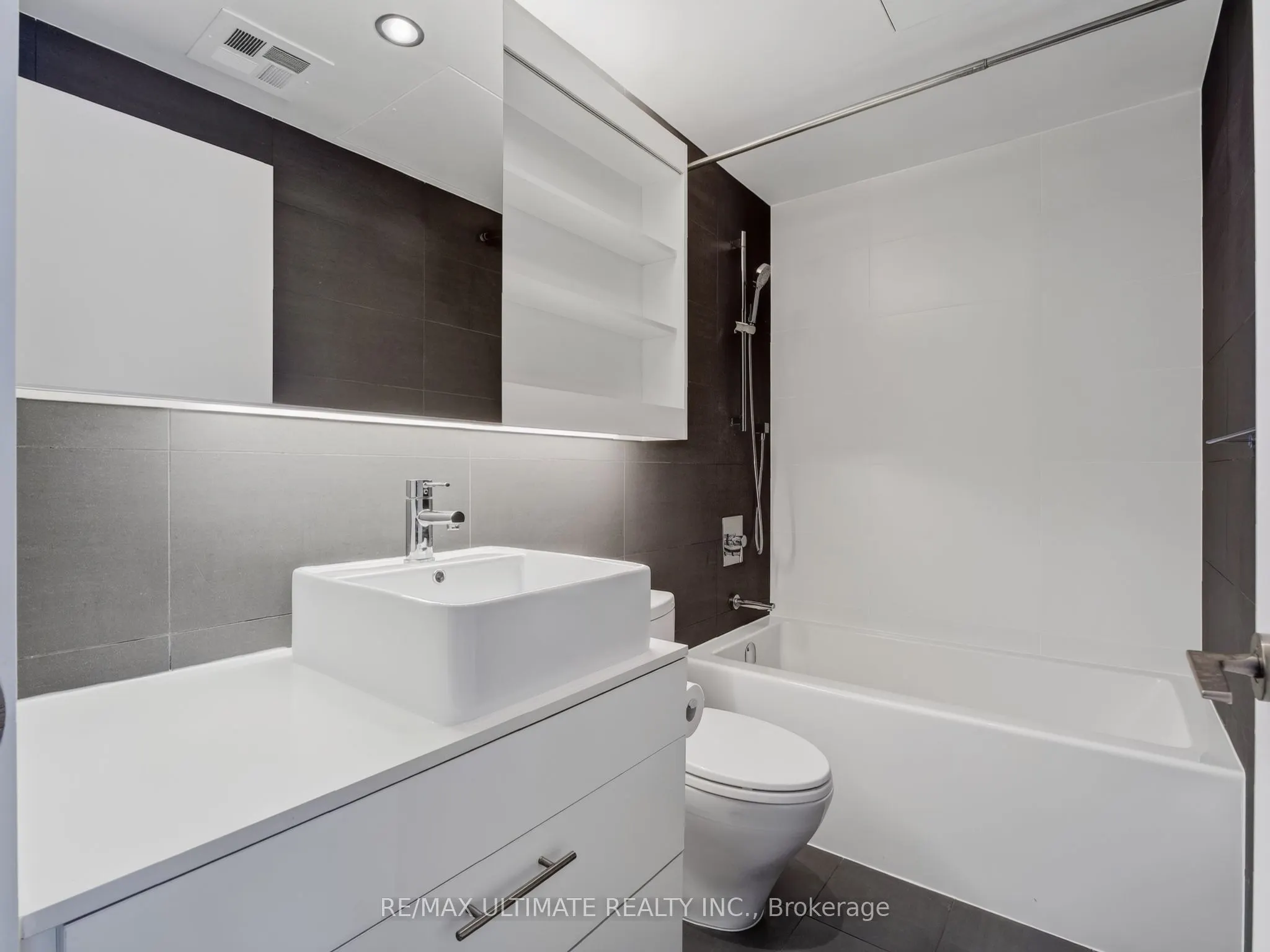32 Trolley Crescent #701