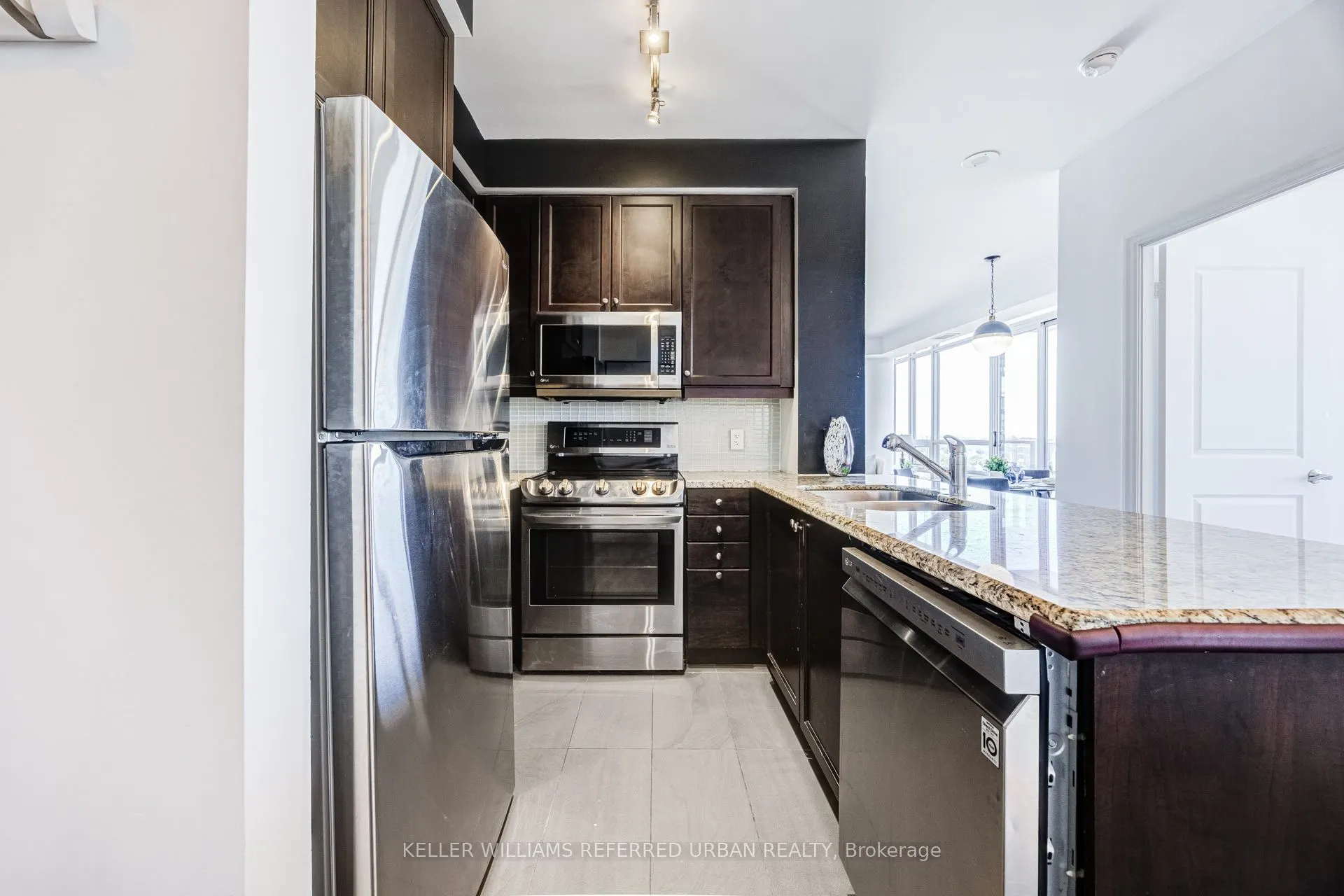 500 St Clair Avenue W #1006