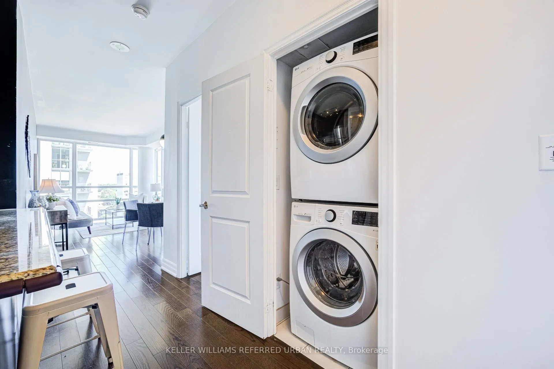 500 St Clair Avenue W #1006