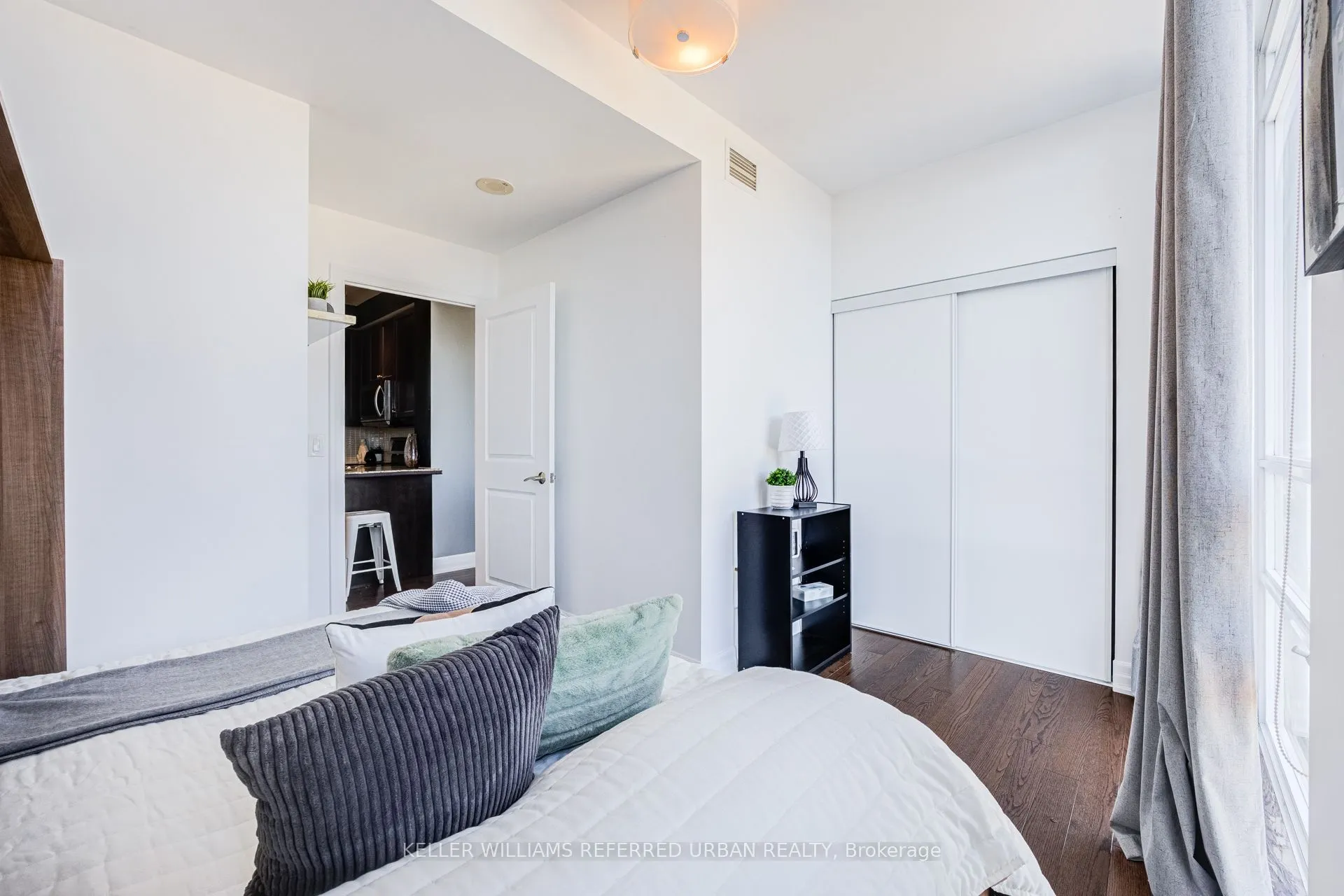 500 St Clair Avenue W #1006