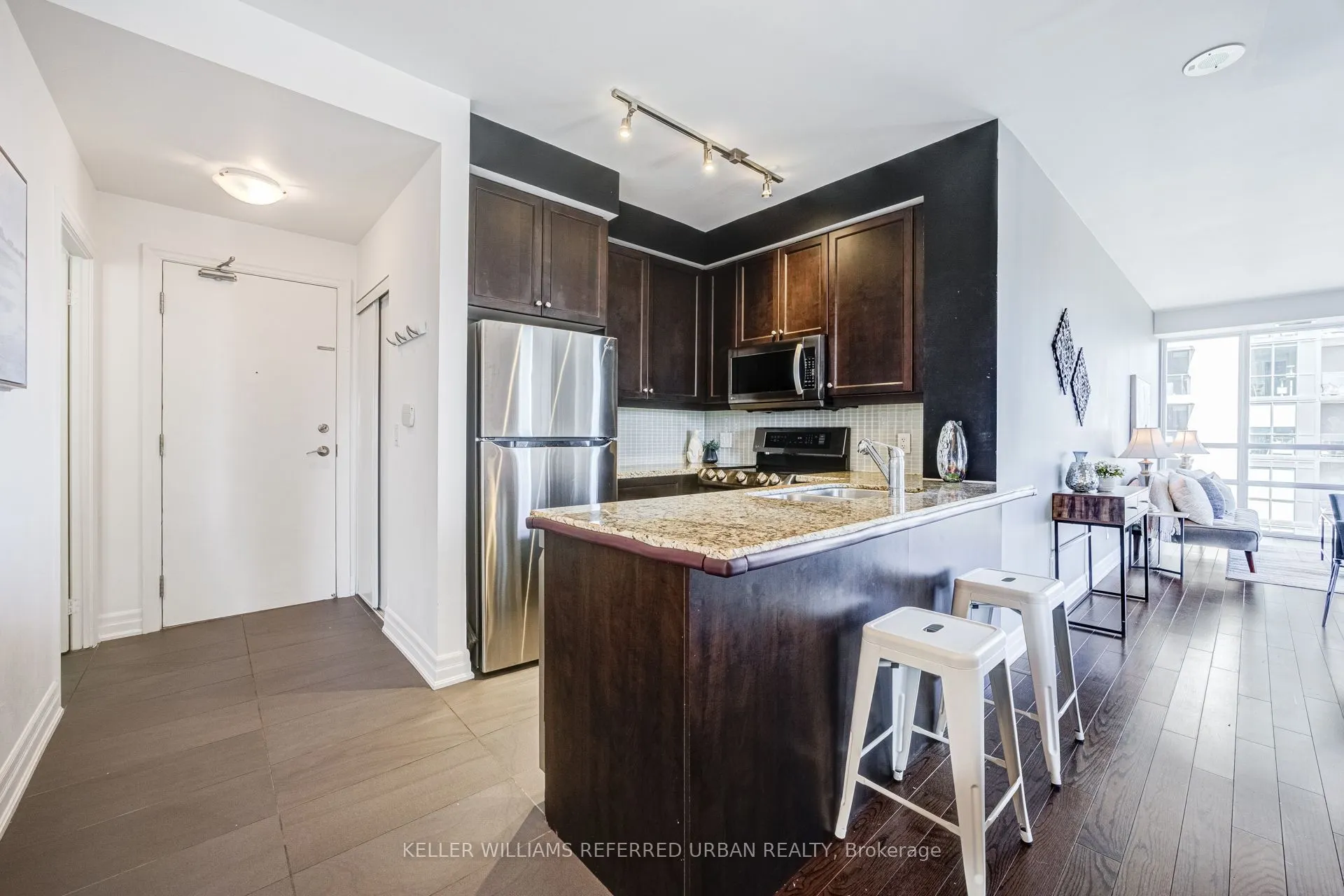 500 St Clair Avenue W #1006
