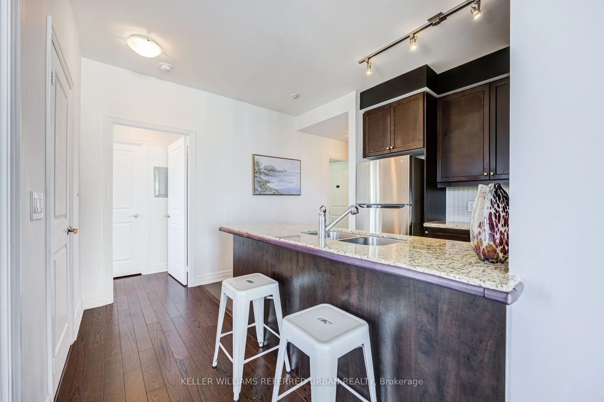 500 St Clair Avenue W #1006