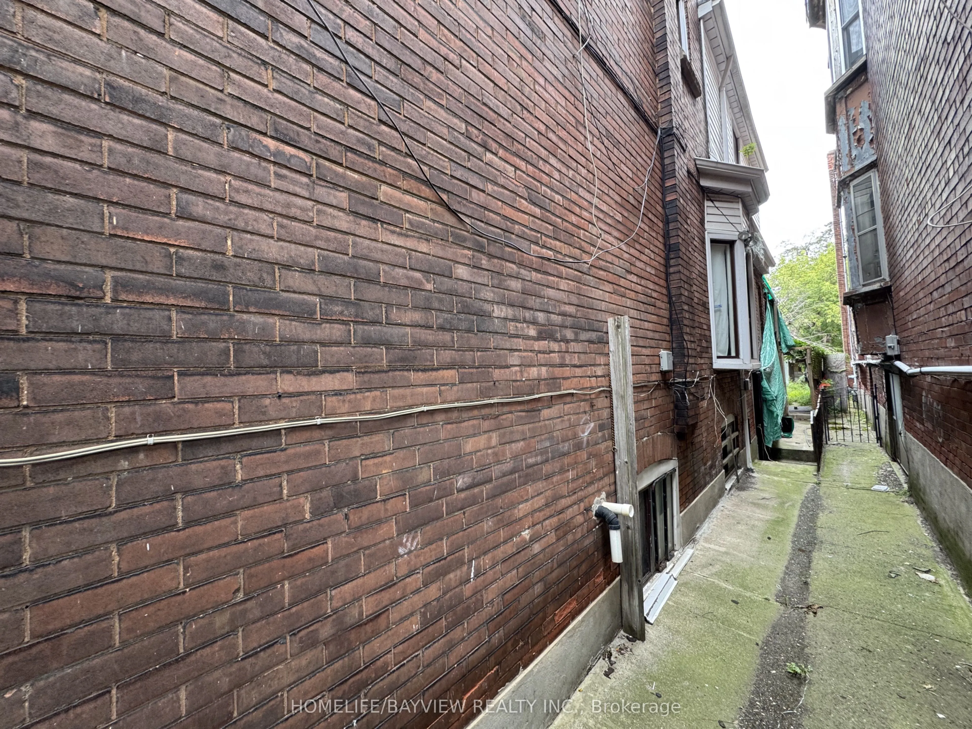539 Lansdowne Avenue