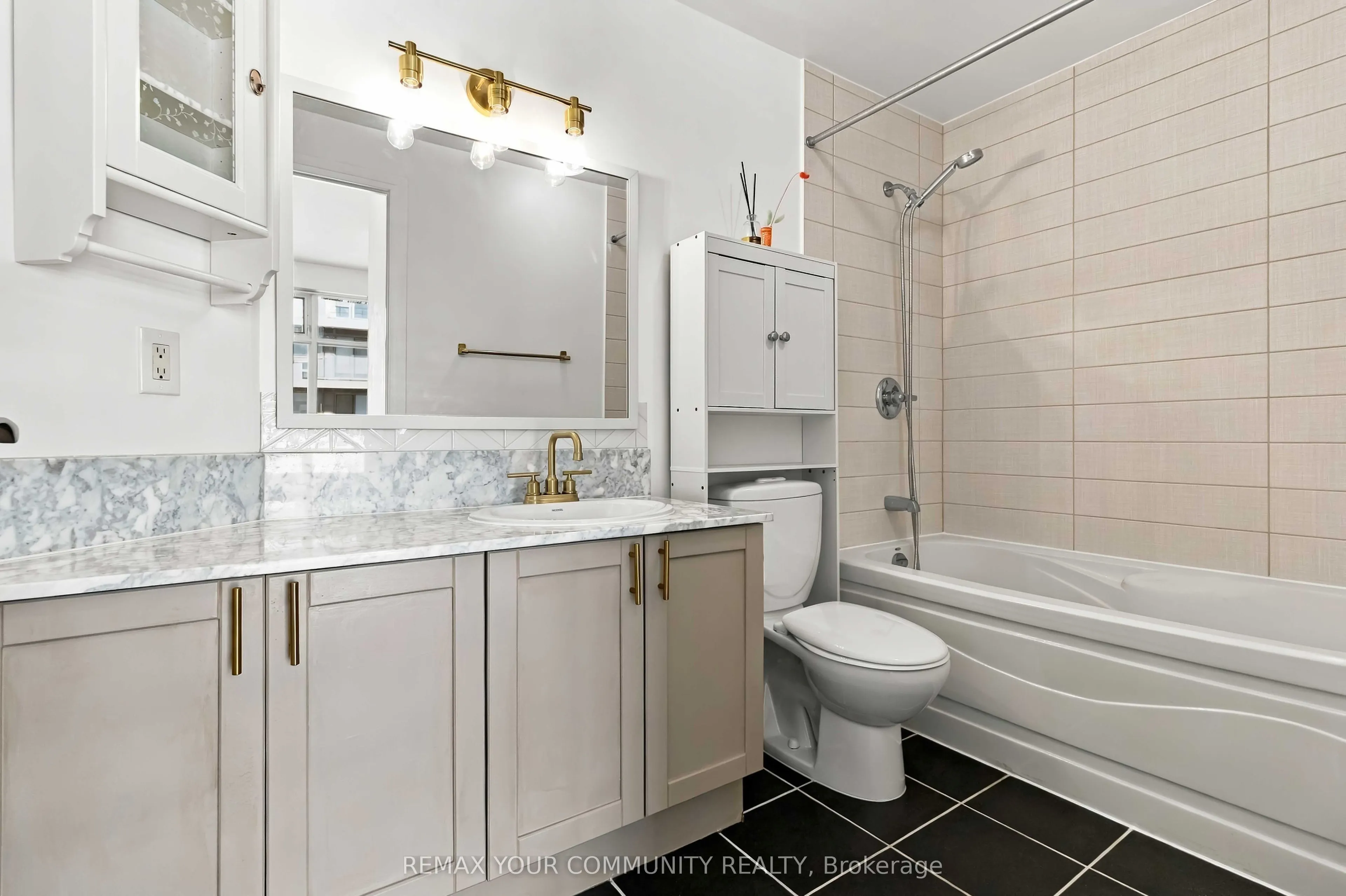 2191 Yonge Street #4411